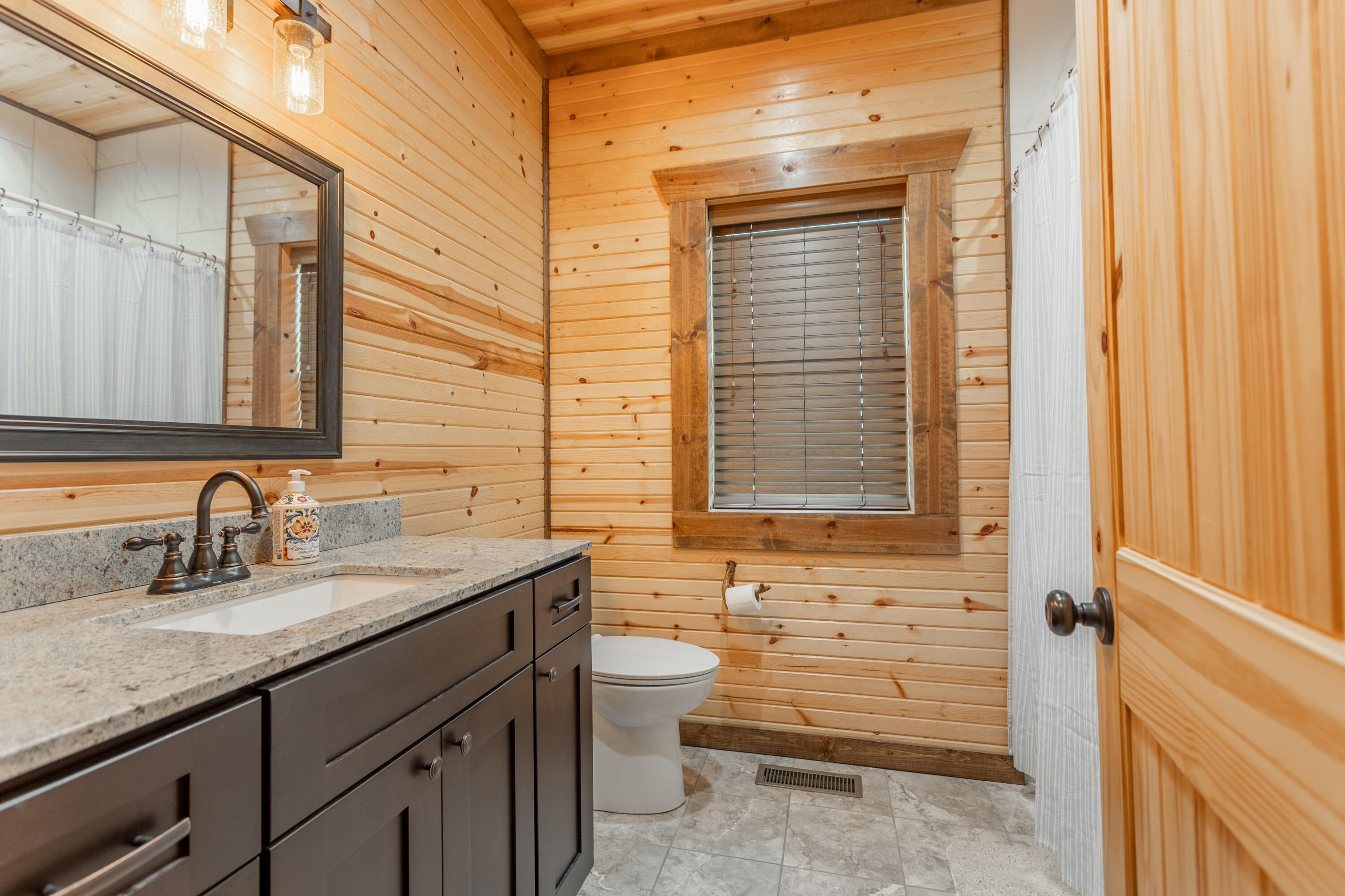 23811 Lawrence 1170 Property Photo 58