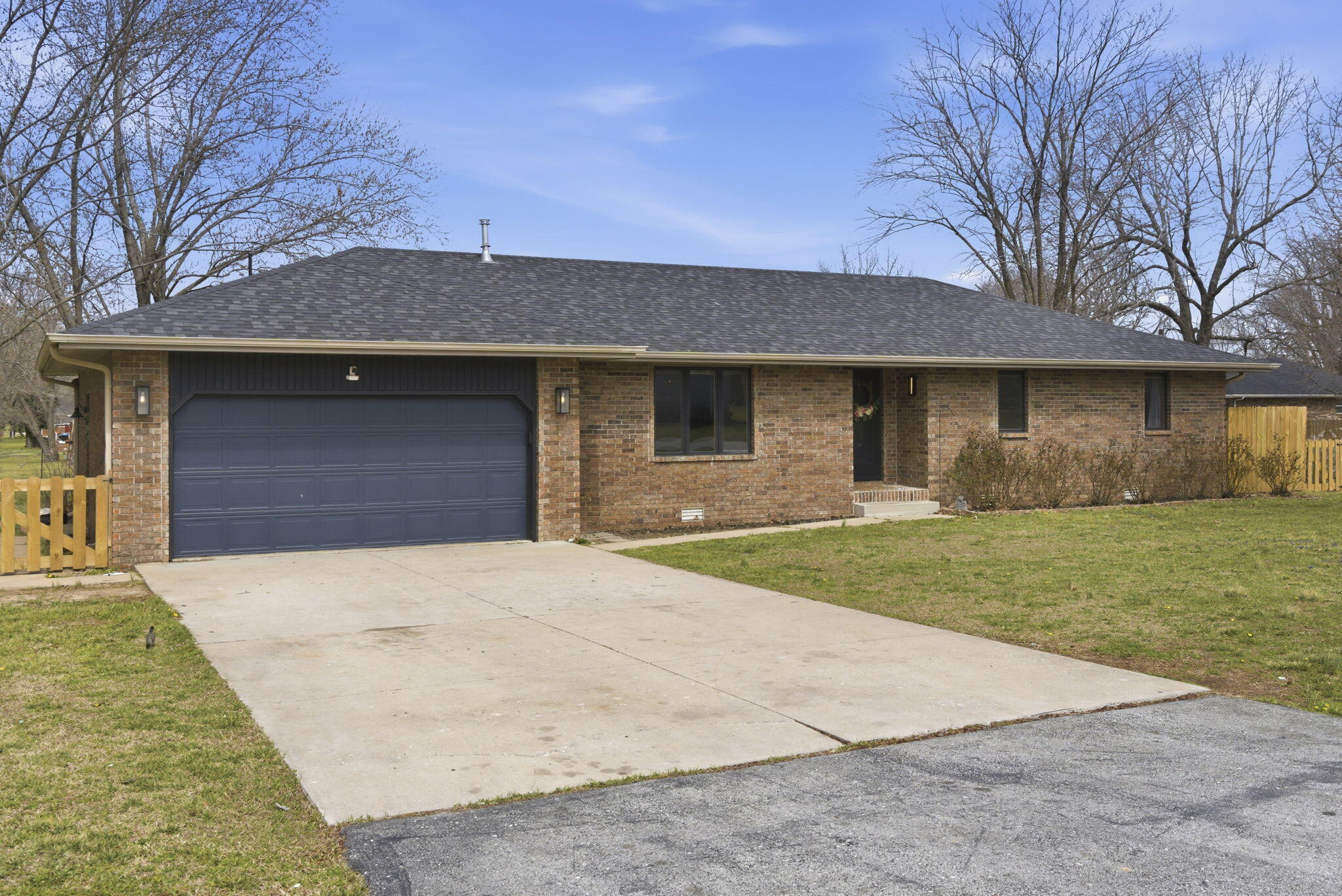1405 Hereford Drive Property Photo 2
