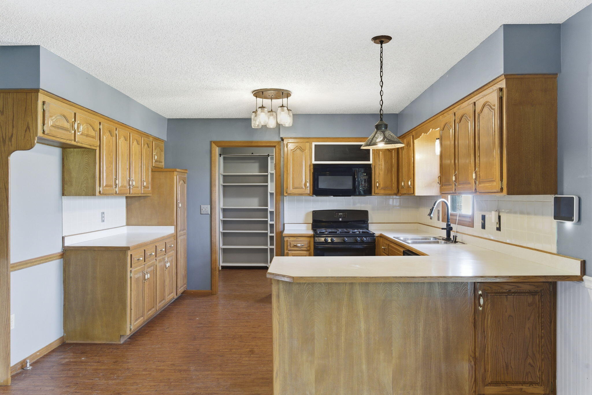 1405 Hereford Drive Property Photo 8