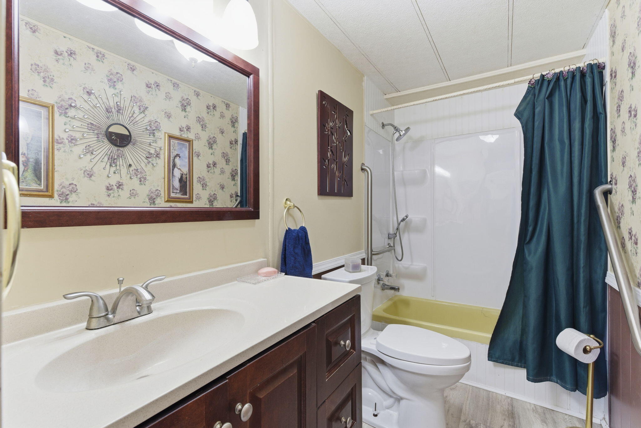 209 Lake Circle Drive Property Photo 27