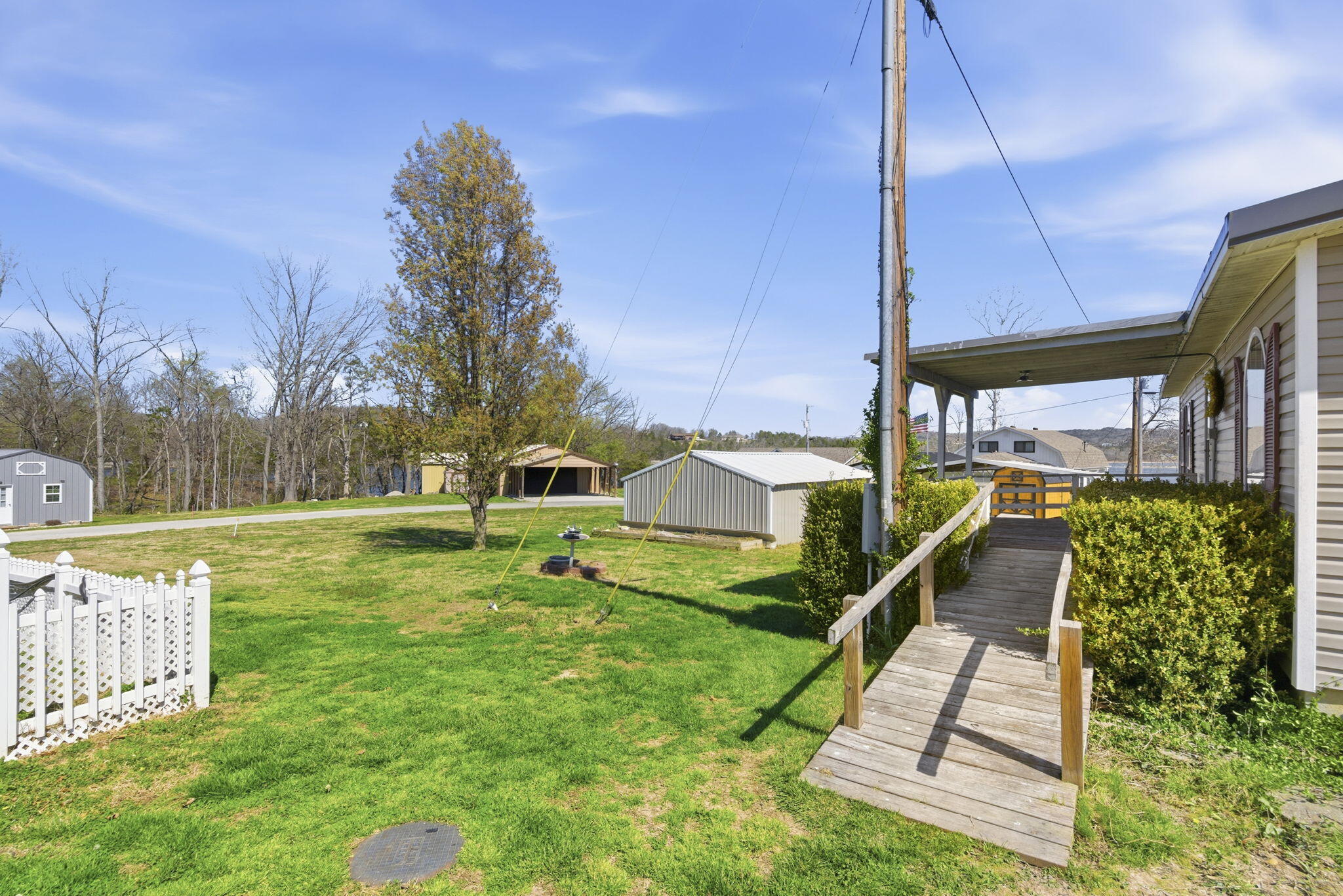 209 Lake Circle Drive Property Photo 33