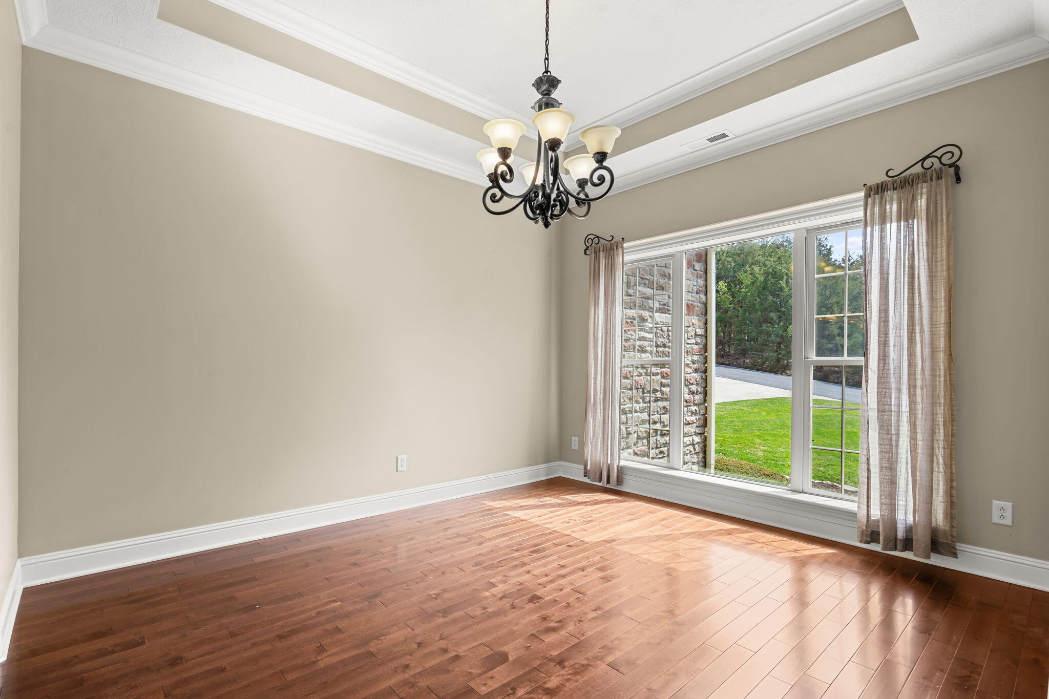 512 Silverwood Place Property Photo 35