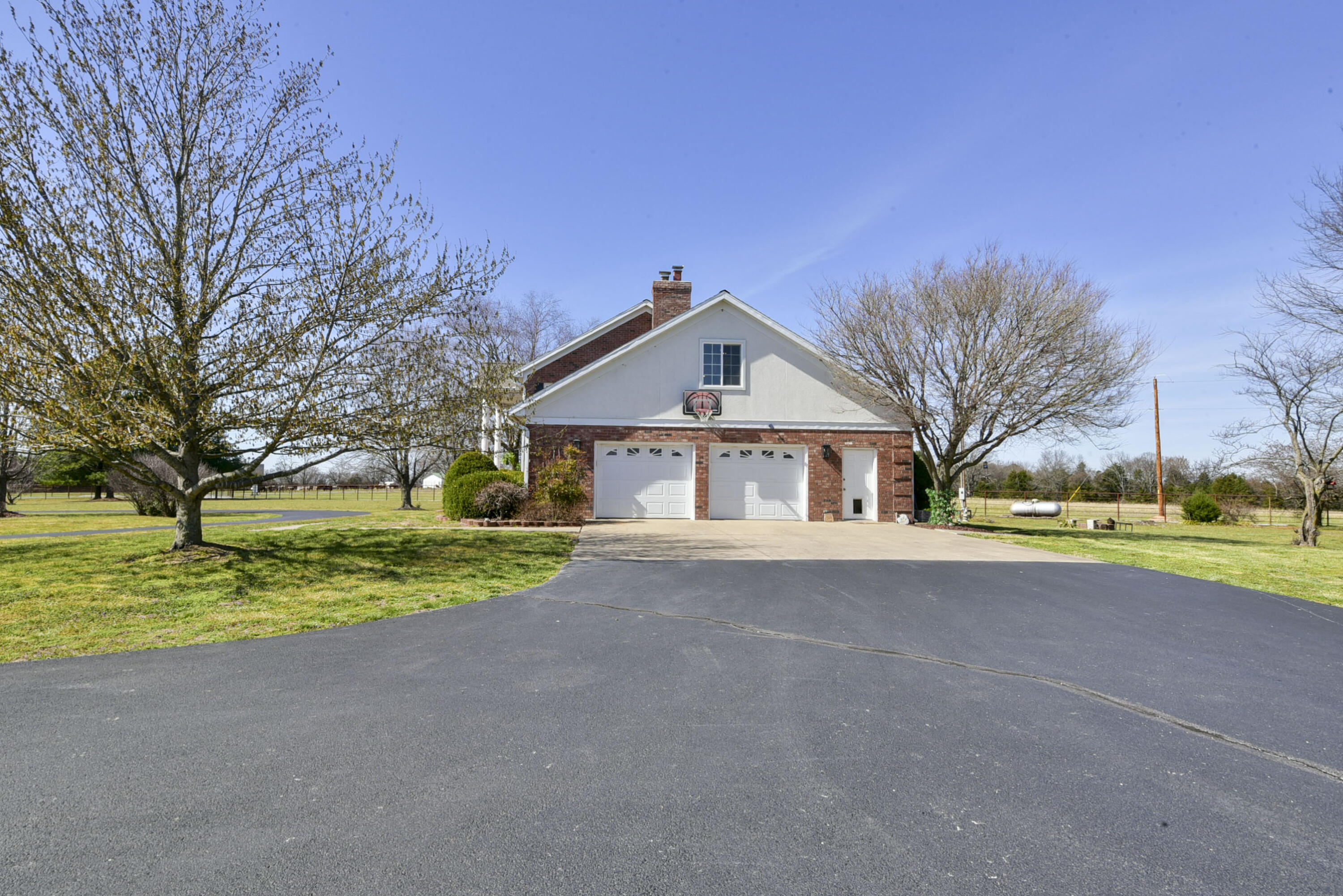 13660 Farm Road 1090 Property Photo 12