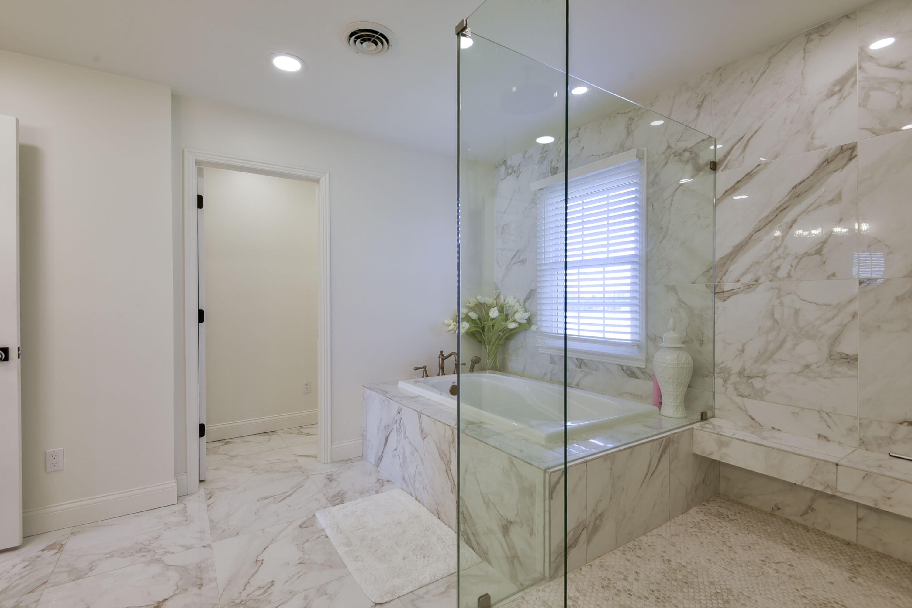 13660 Farm Road 1090 Property Photo 48