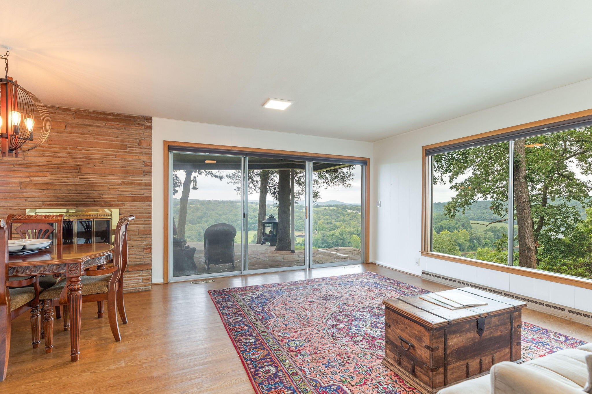 1004 Cliff Drive Property Photo 9