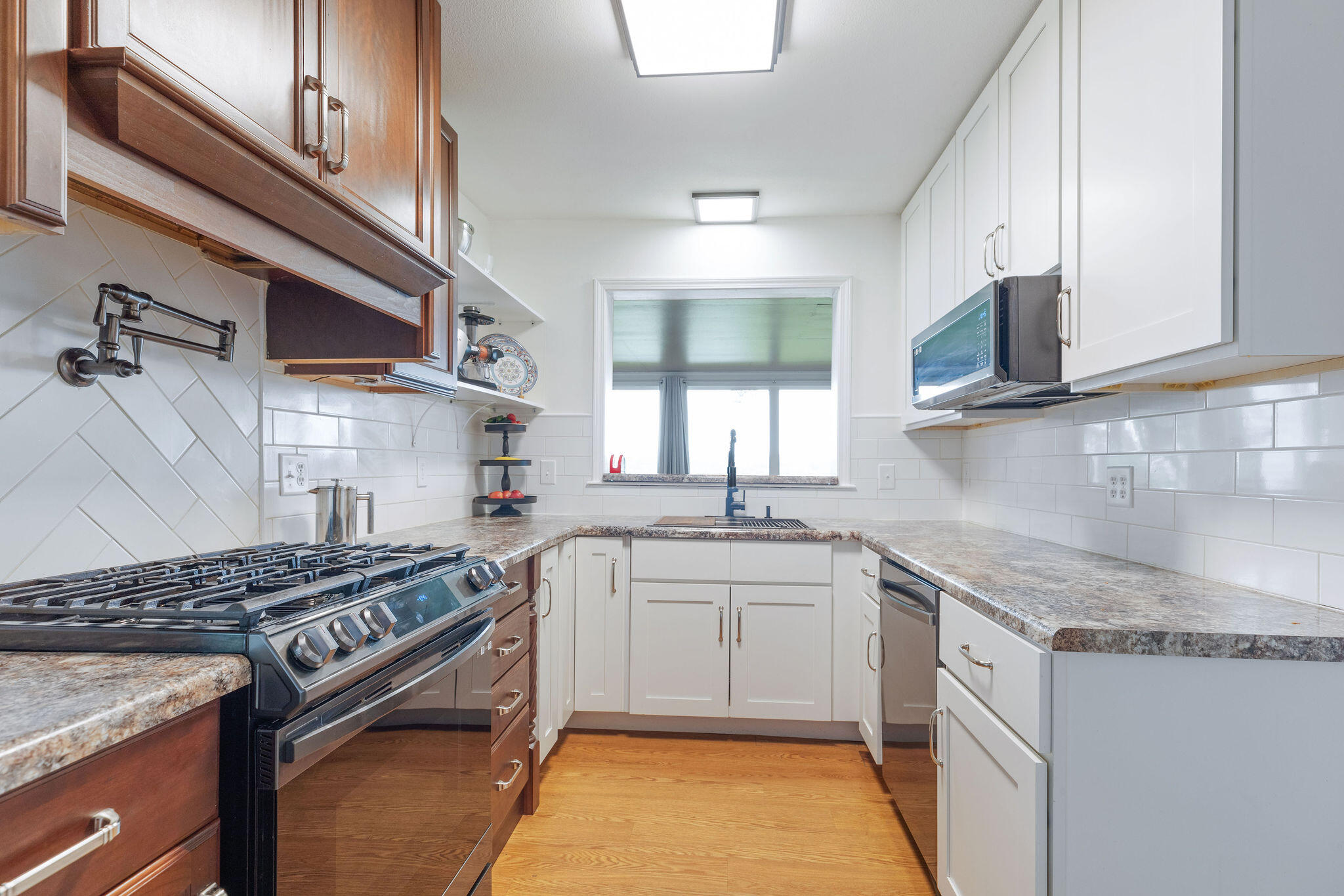 1004 Cliff Drive Property Photo 12