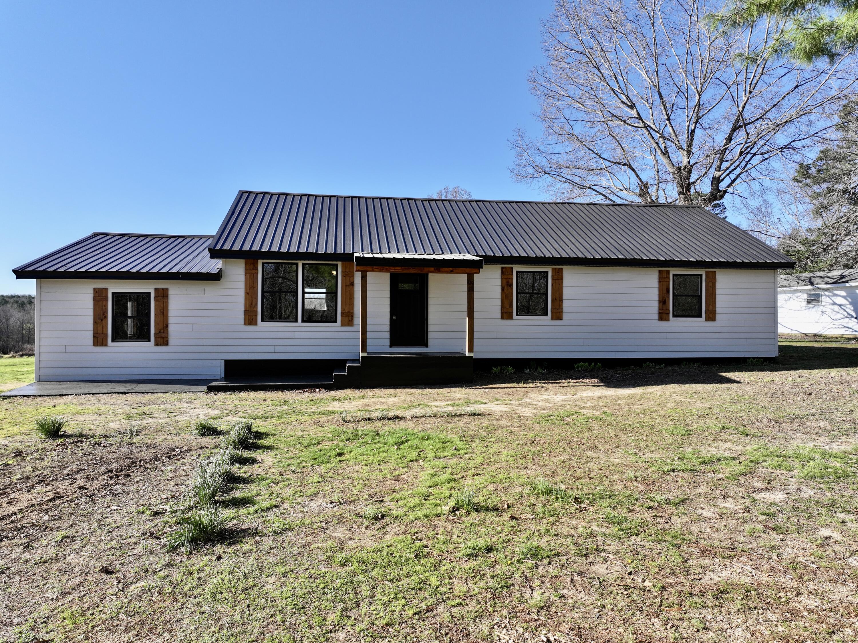 822 County Road 160 A Property Photo 3