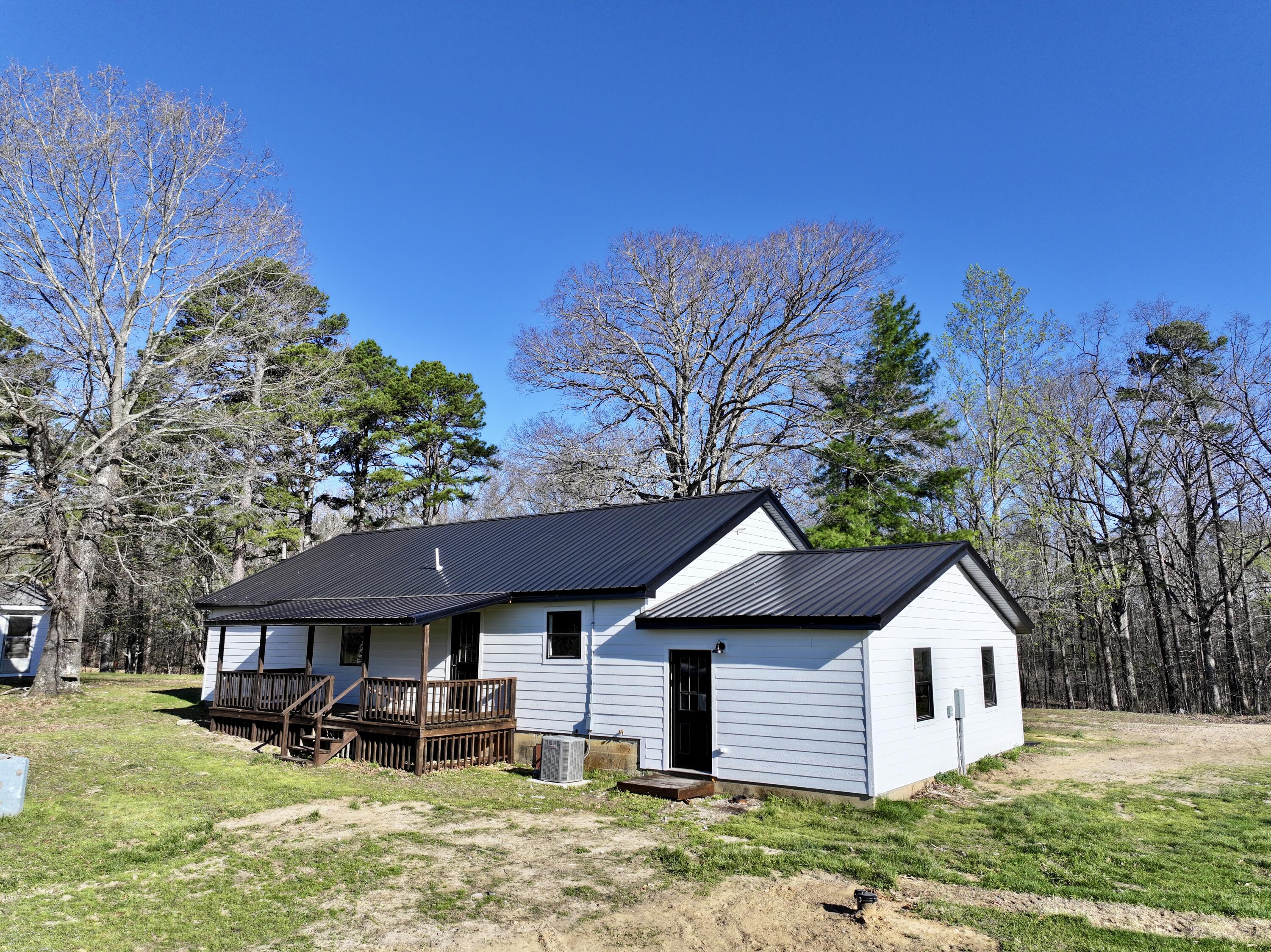 822 County Road 160 A Property Photo 4