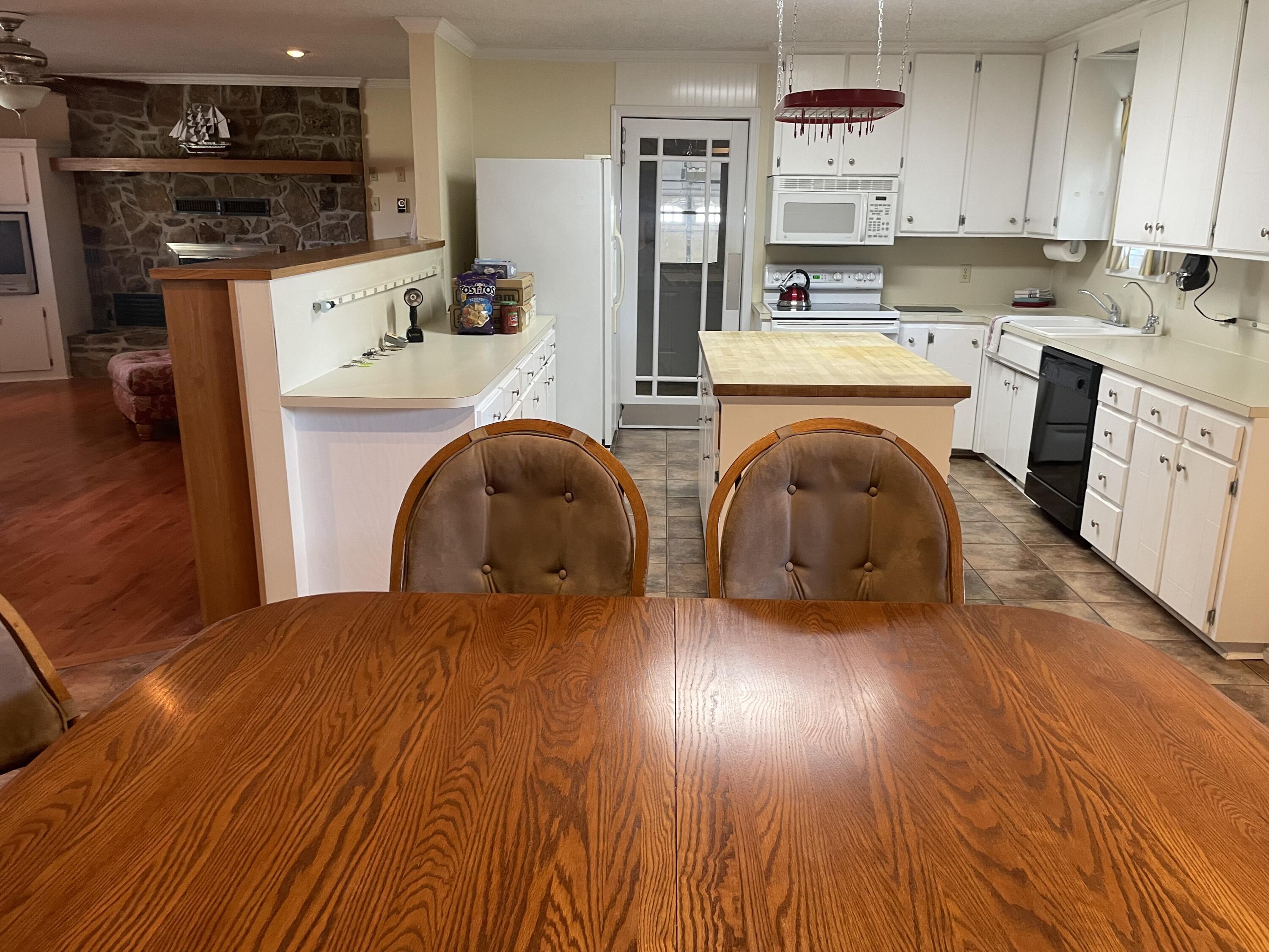 15017 Farm Road 2010 Property Photo 10