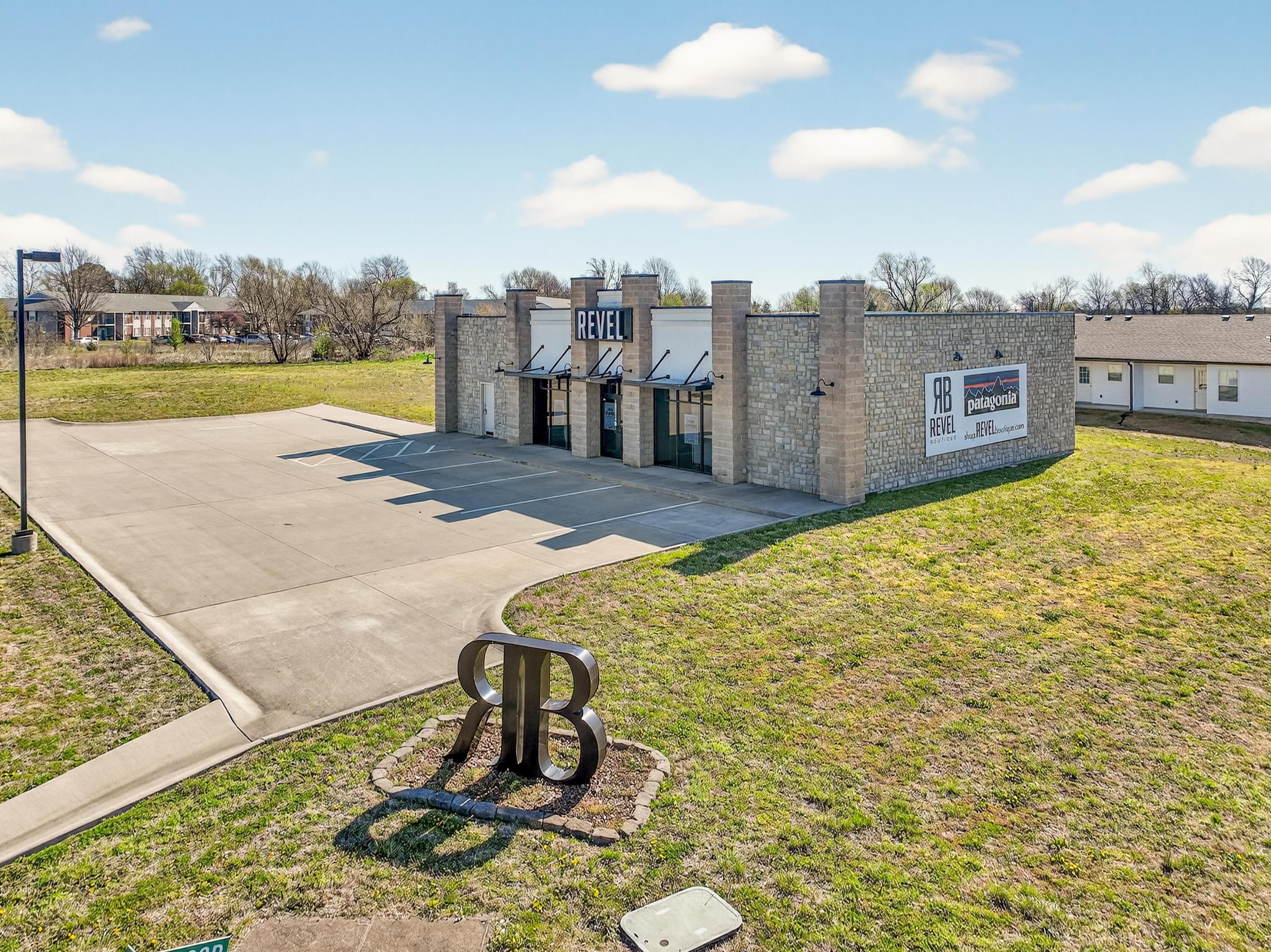 500 Peachtree Drive Property Photo 1