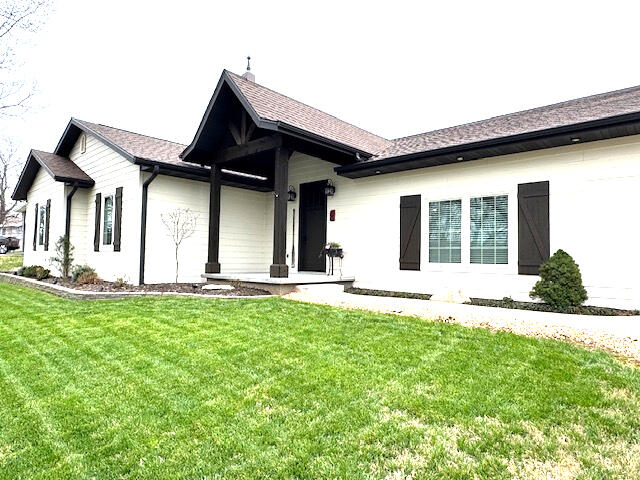 8 Midview Drive Property Photo 5