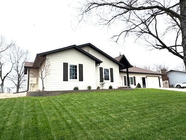 8 Midview Drive Property Photo 6