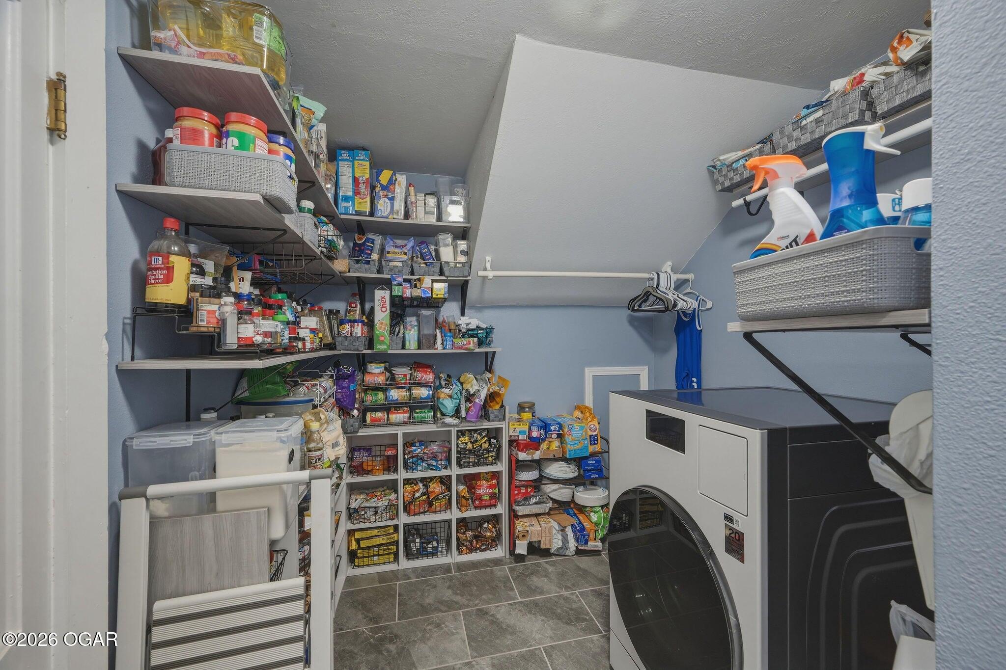 436 Oneida Street Property Photo 20
