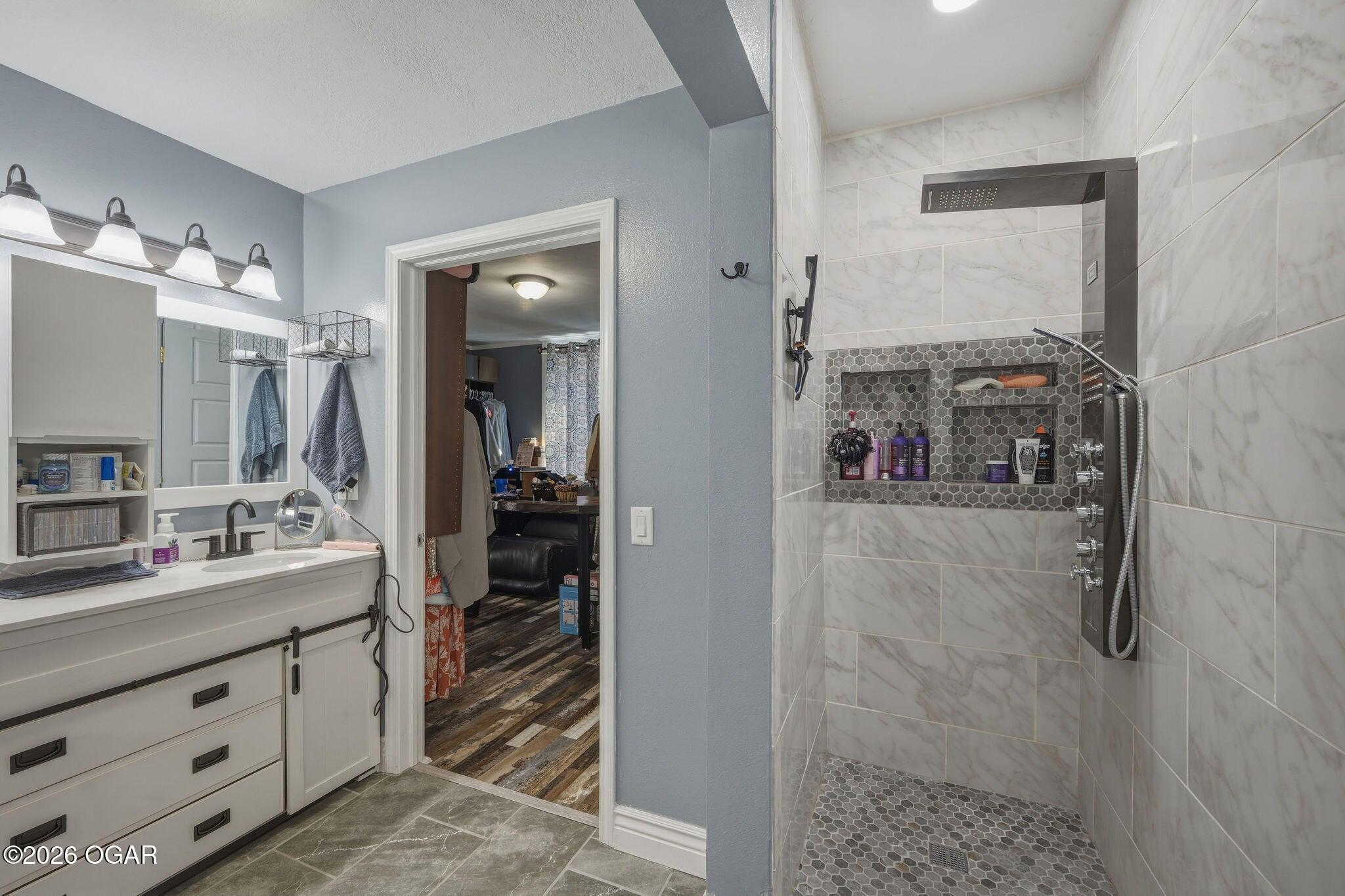 436 Oneida Street Property Photo 25