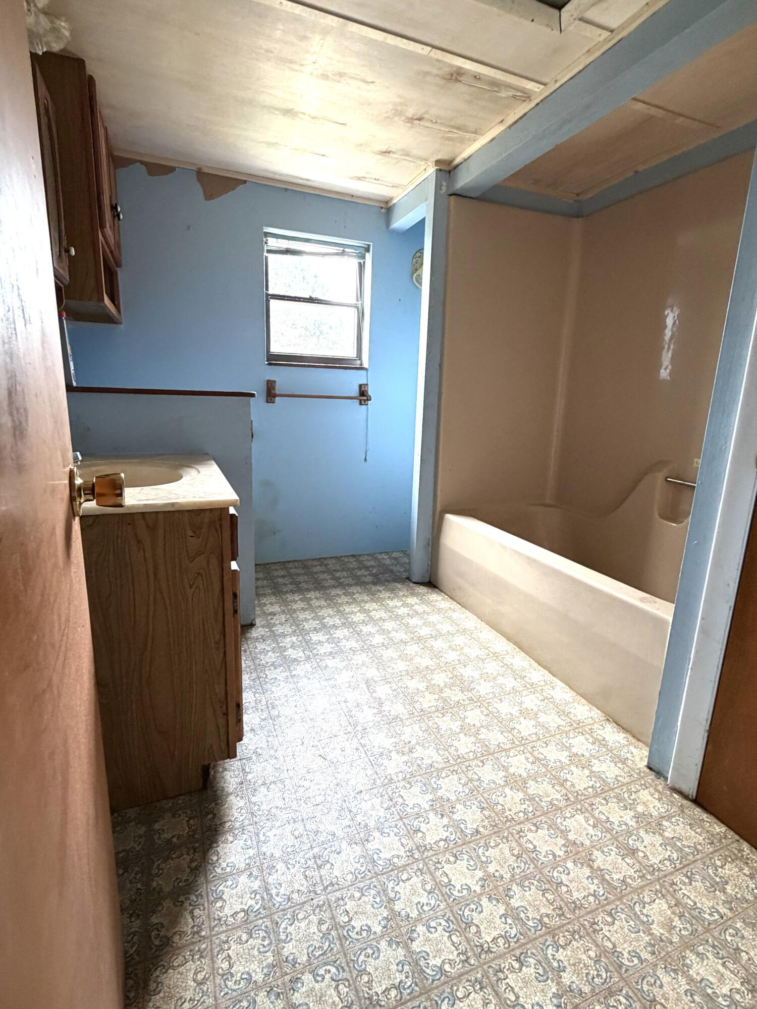 16232 Martin Drive Property Photo 7