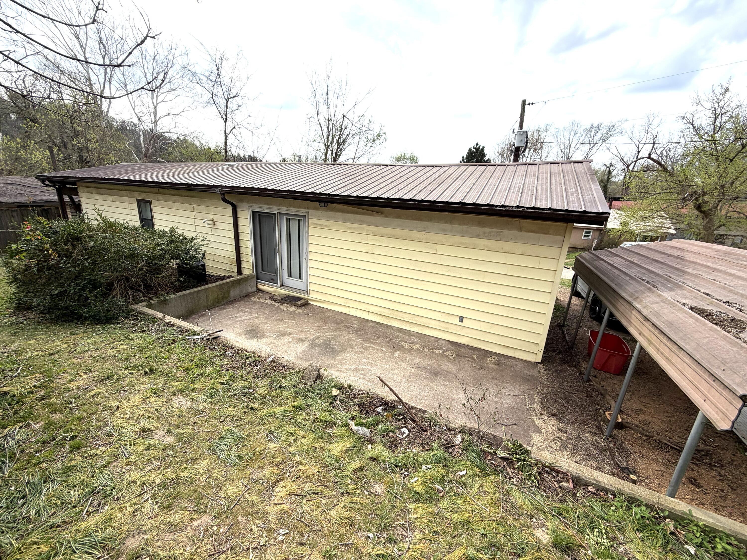16232 Martin Drive Property Photo 10