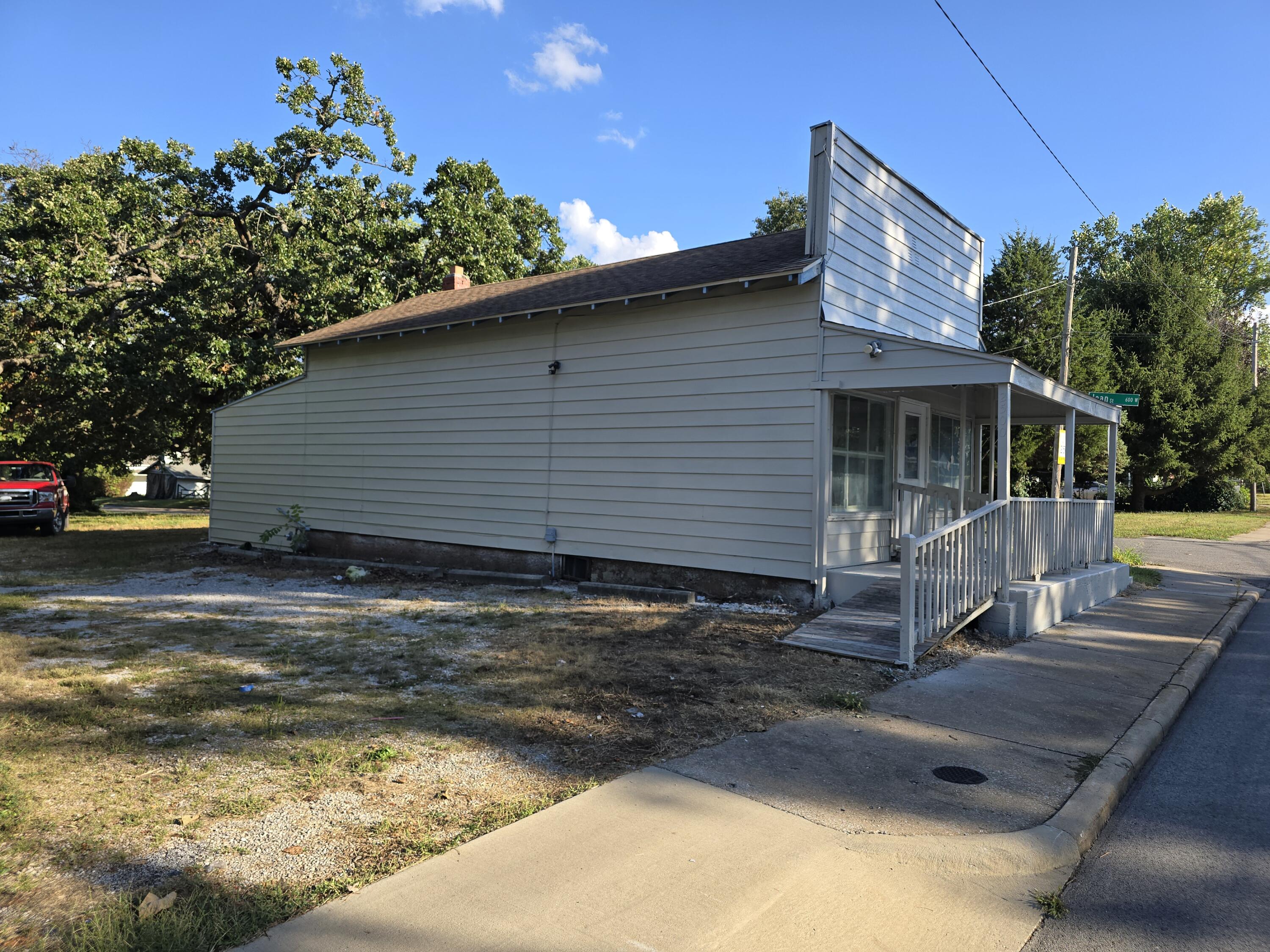 2500 North Grant Avenue Property Photo 3