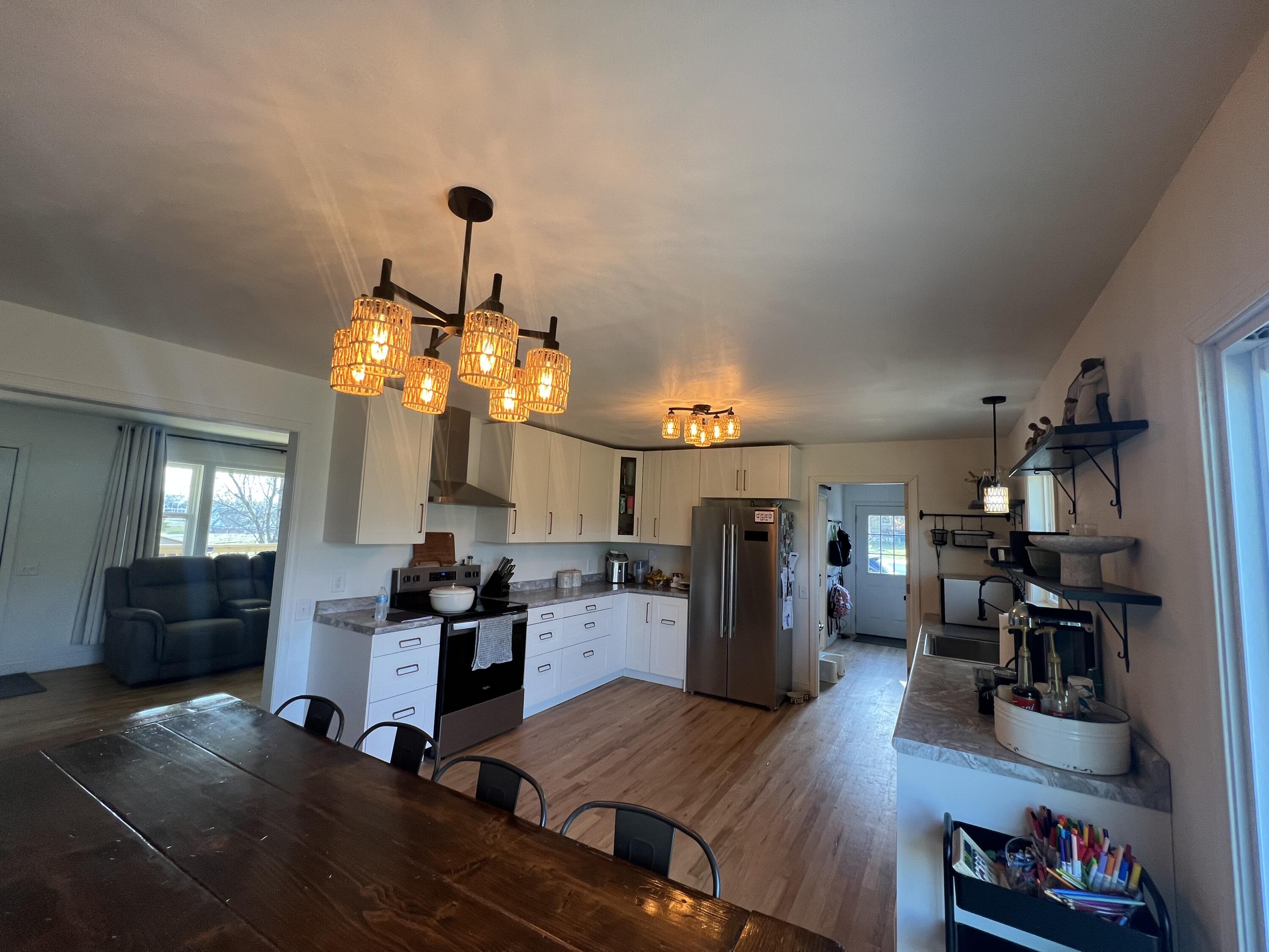 9077 Charles Drive Property Photo 11