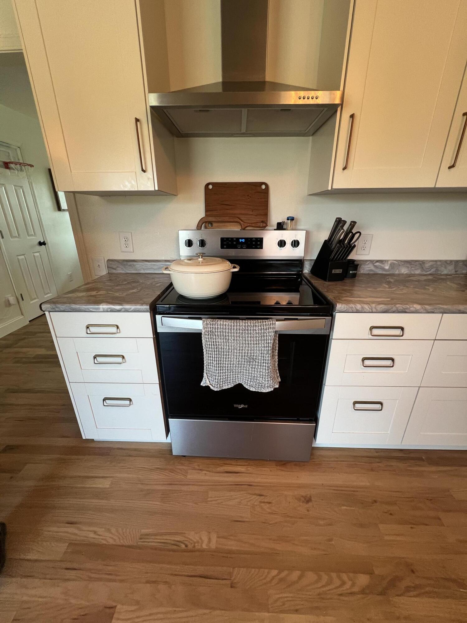 9077 Charles Drive Property Photo 15