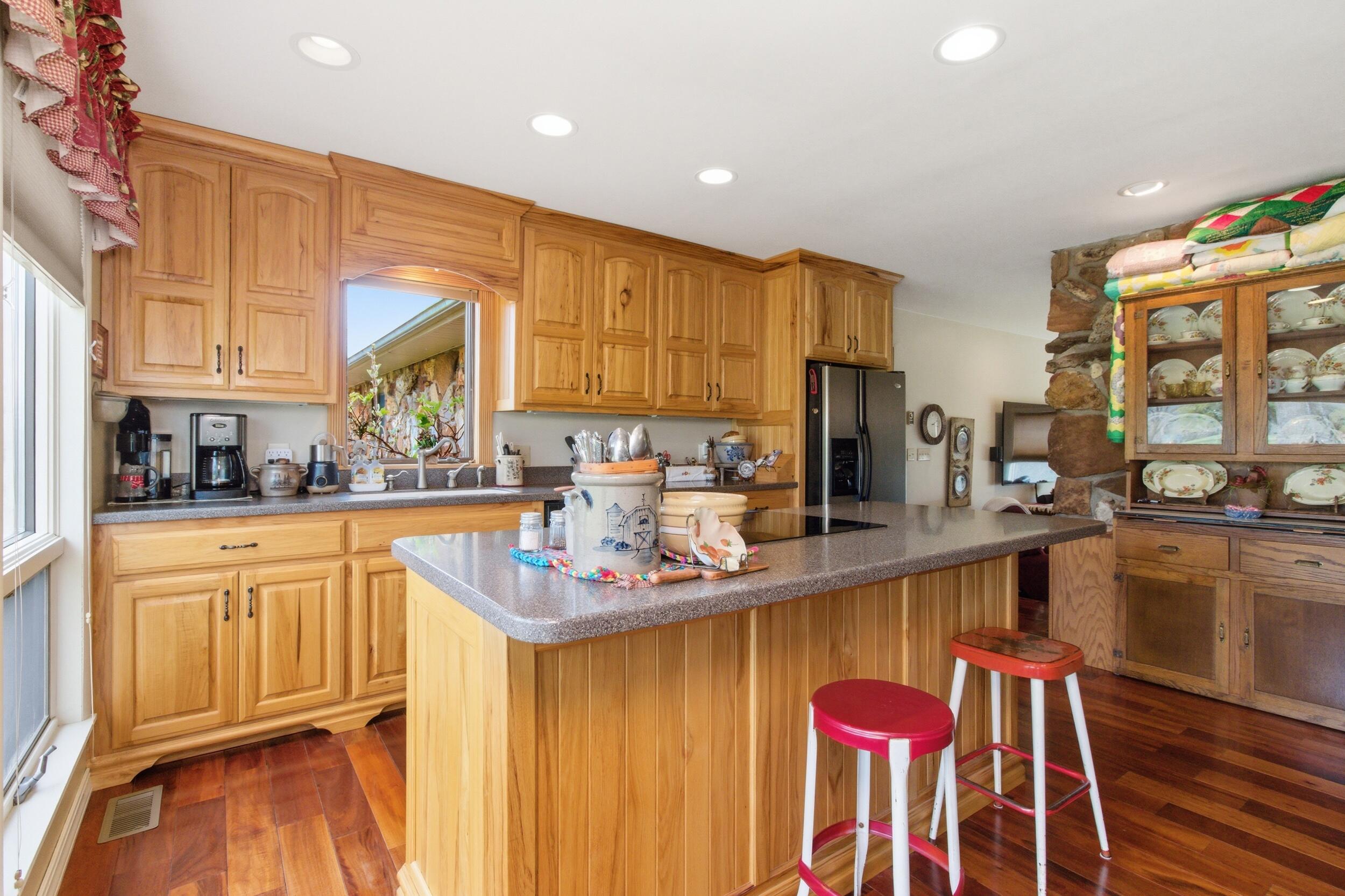 6325 Highway Z Property Photo 8