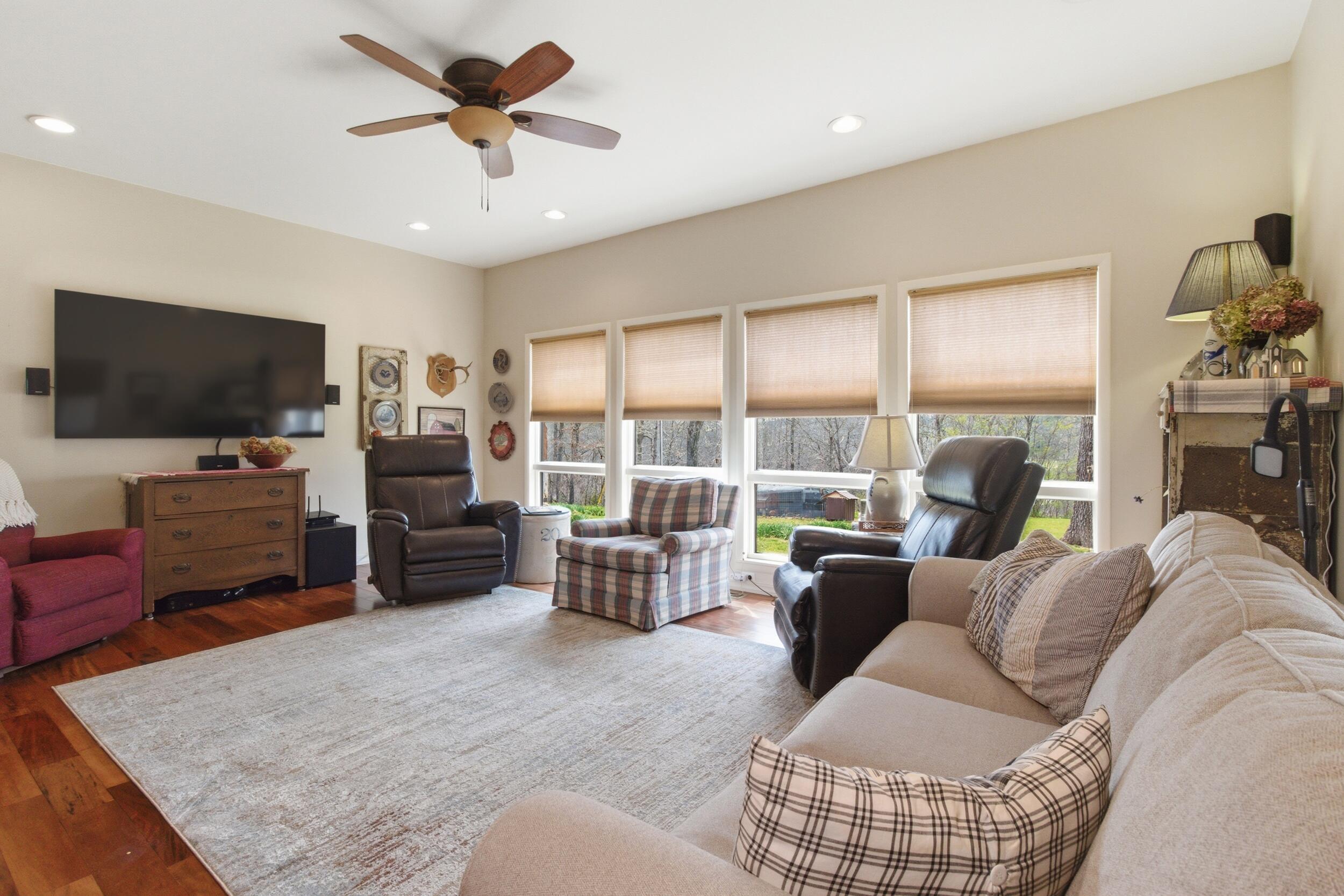 6325 Highway Z Property Photo 12