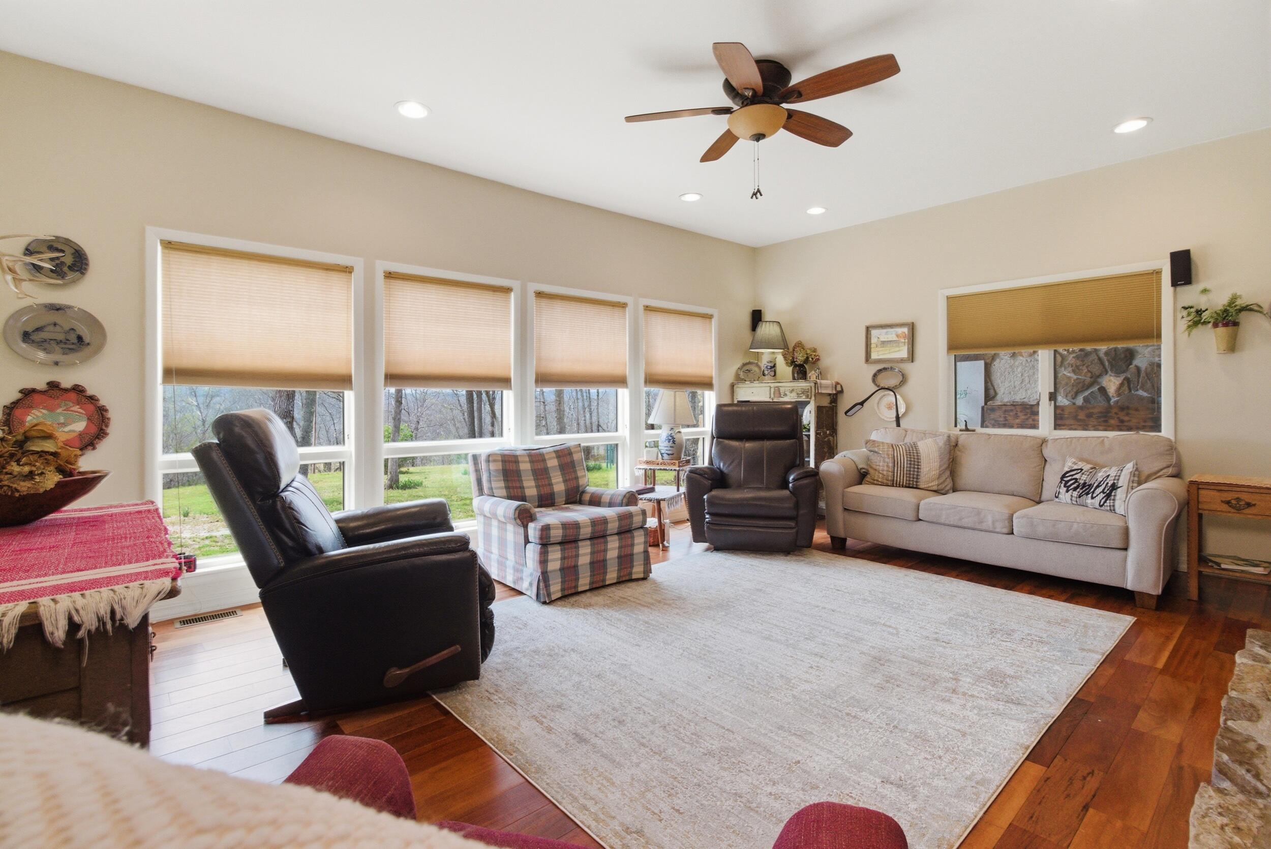 6325 Highway Z Property Photo 13