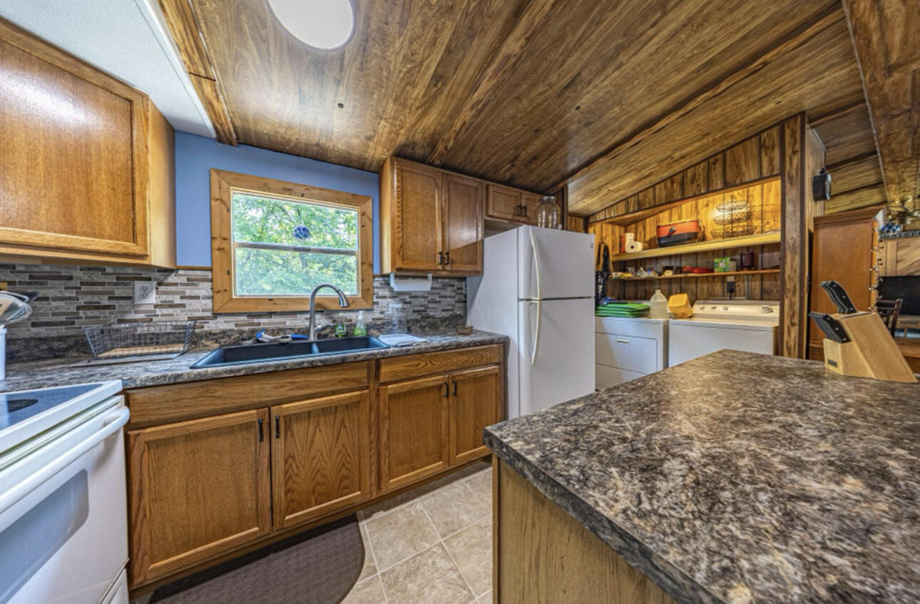 20690 Deer Run Property Photo 15