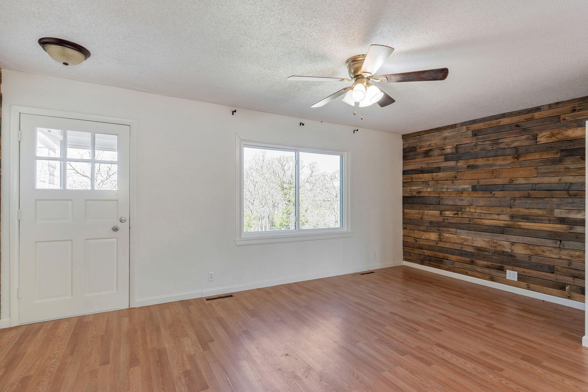 182 Valley View Drive Property Photo 4