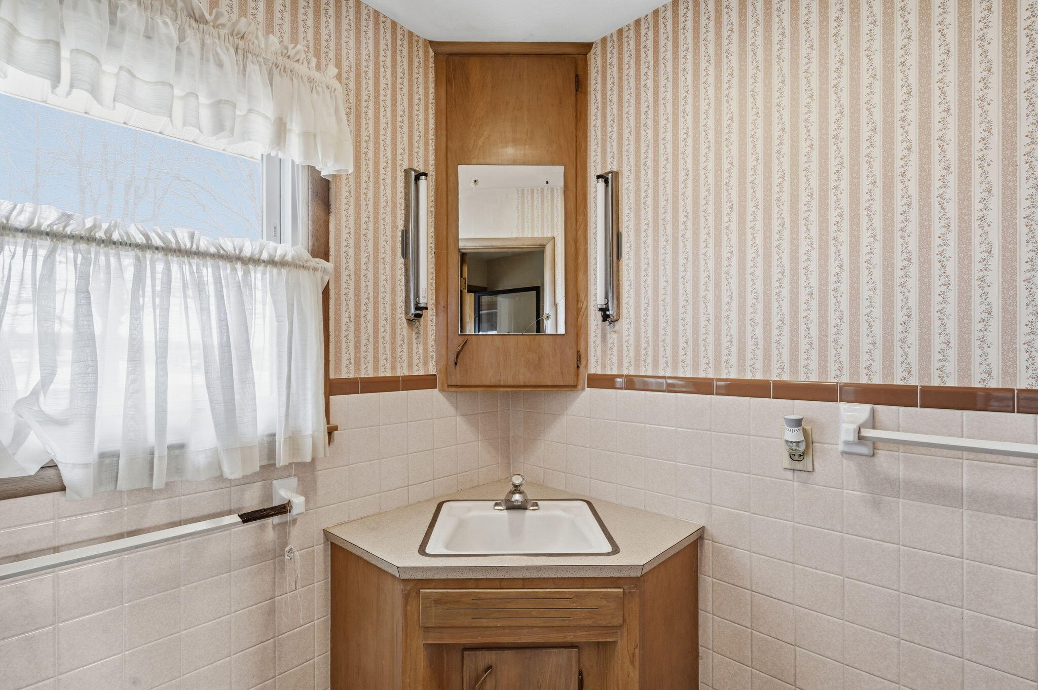 3916 South Springfield Avenue Property Photo 13