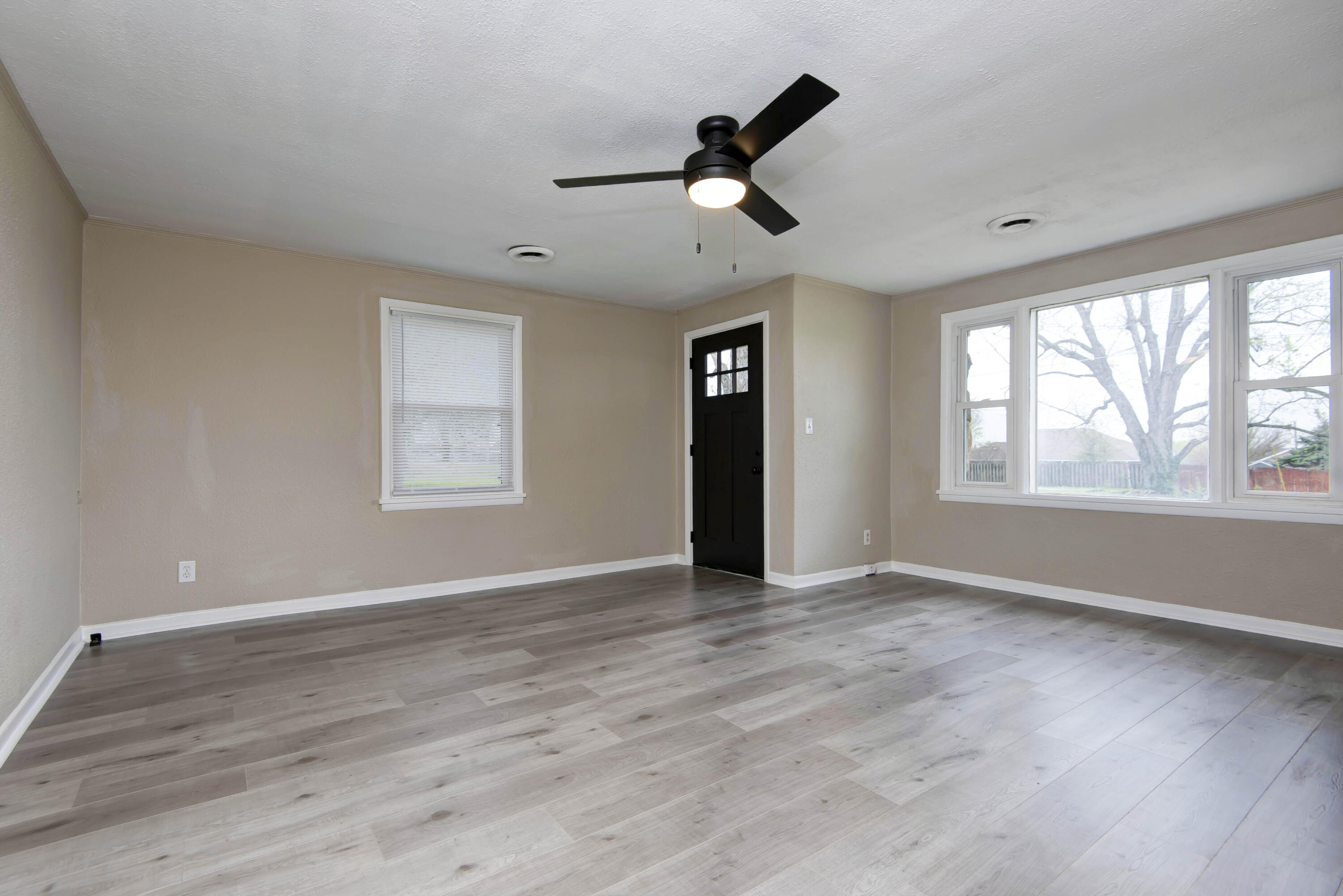 4982 South Douglas Drive Property Photo 5