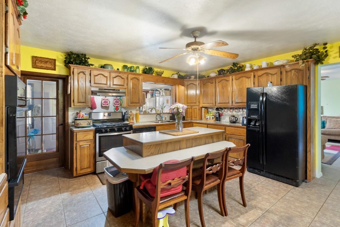 22057 State Highway 37 Property Photo 6