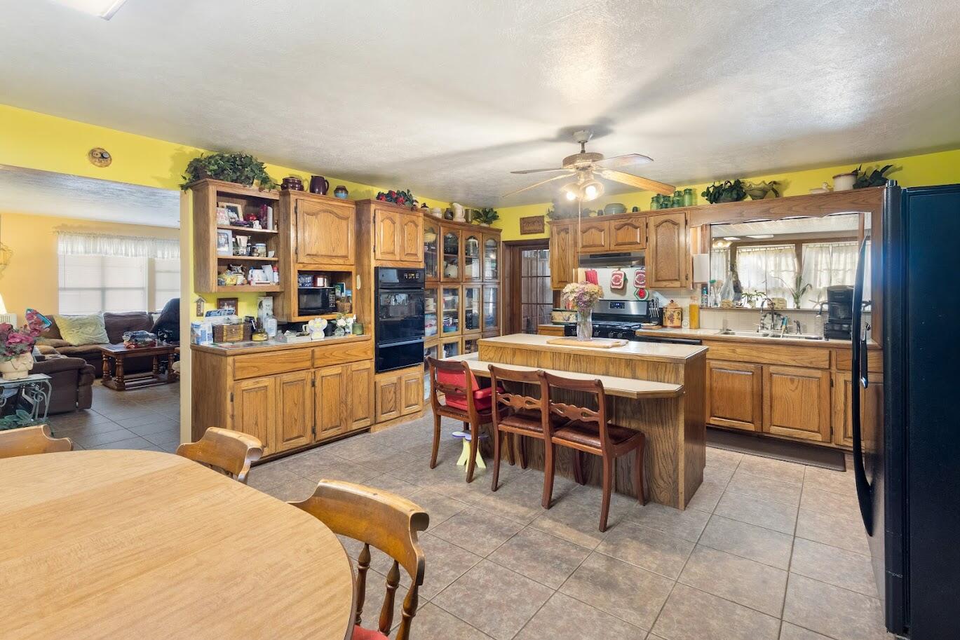 22057 State Highway 37 Property Photo 9