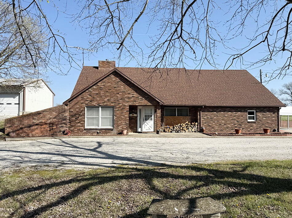 3705 East 150 Road Property Photo 4