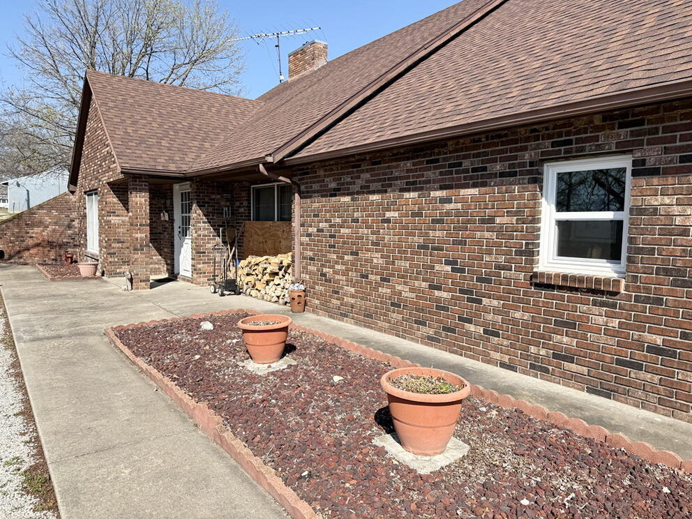 3705 East 150 Road Property Photo 6