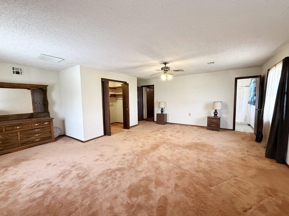 3705 East 150 Road Property Photo 26