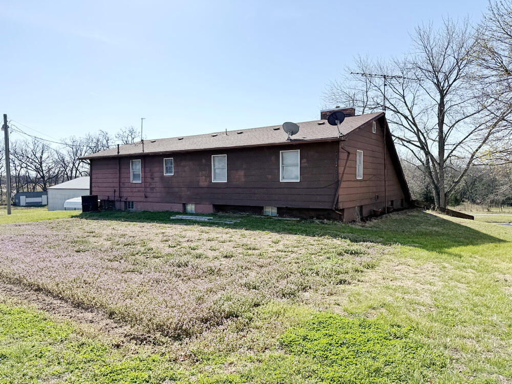 3705 East 150 Road Property Photo 35