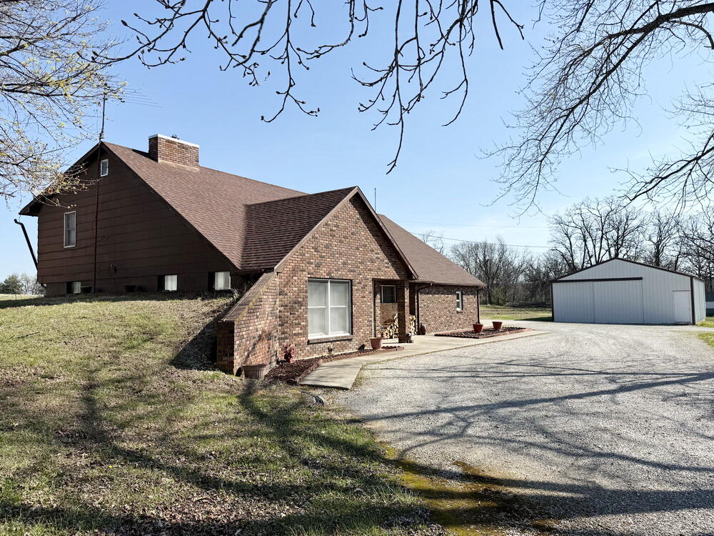 3705 East 150 Road Property Photo 36