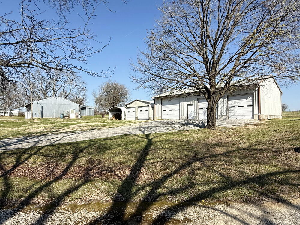 3705 East 150 Road Property Photo 40