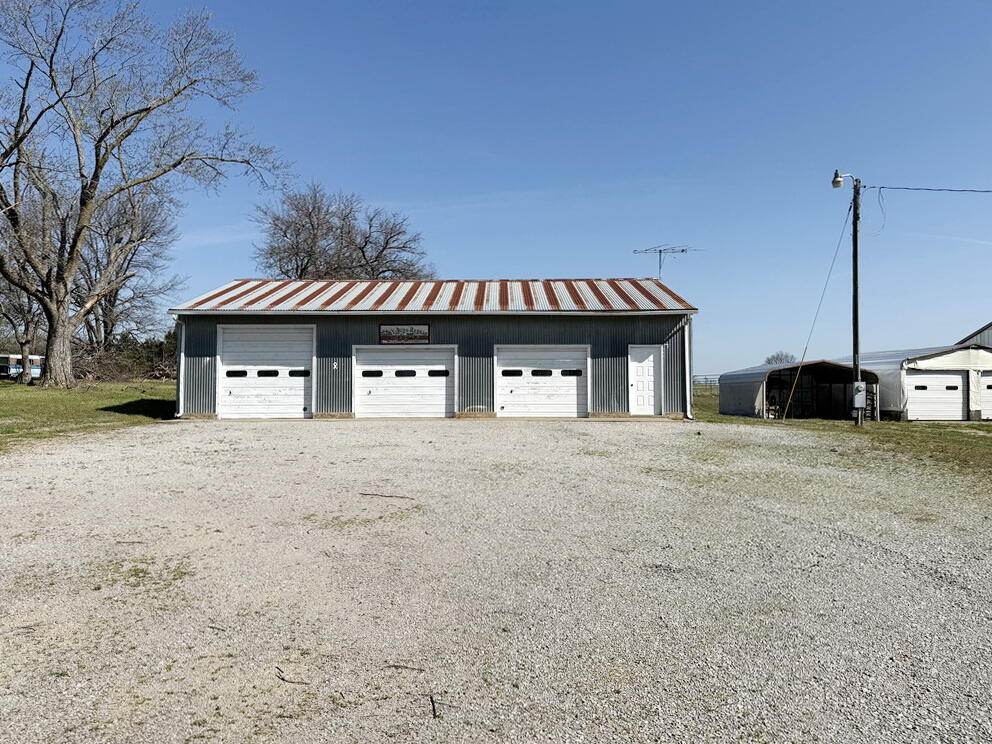 3705 East 150 Road Property Photo 45