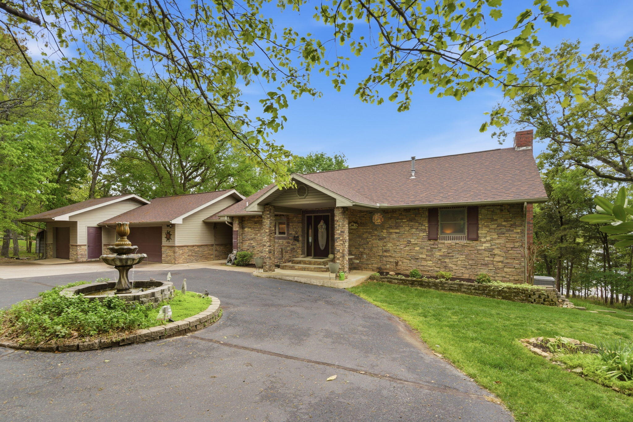 1841 Lake Bluff Drive Property Photo 1