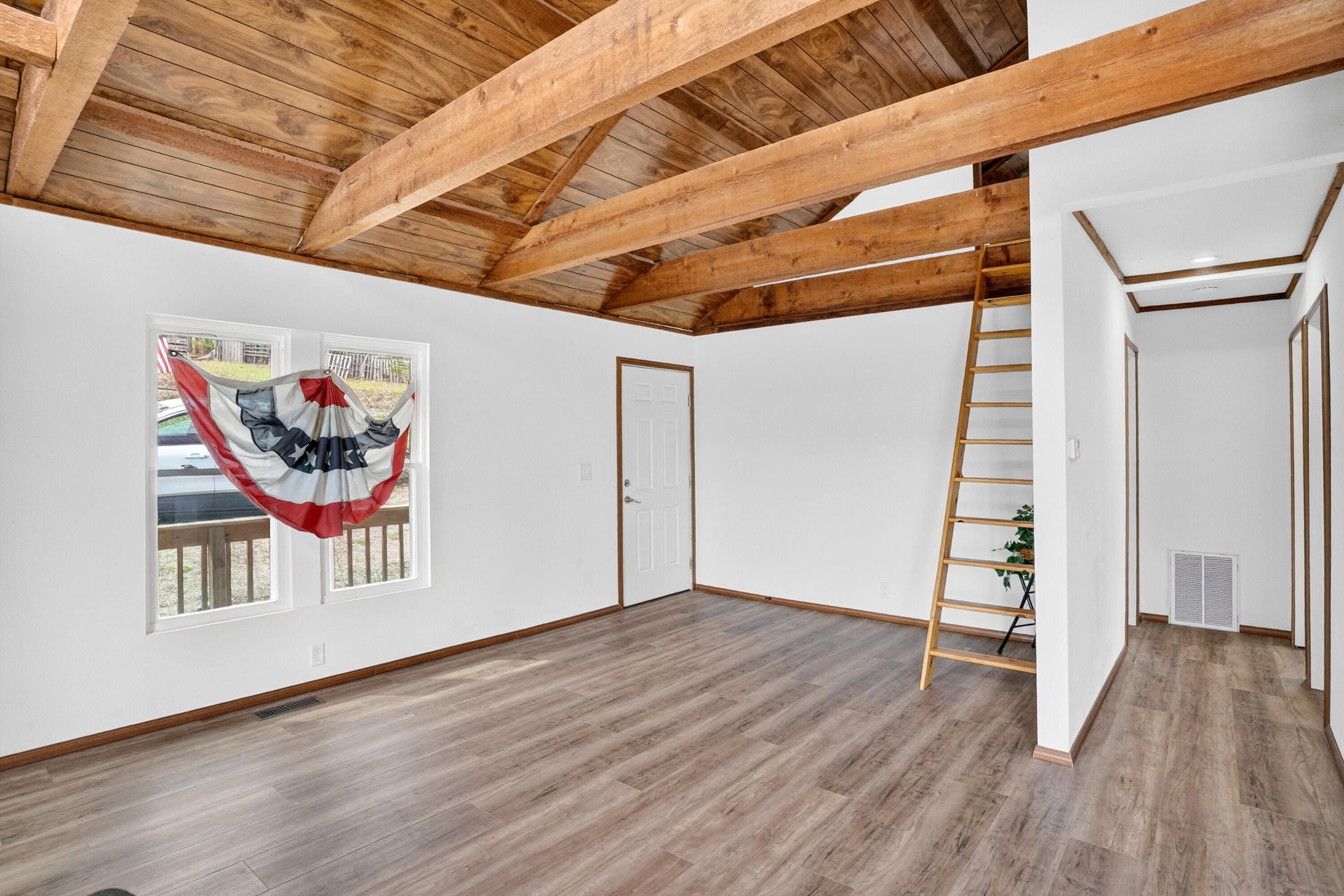 244 Skyline Drive Property Photo 11