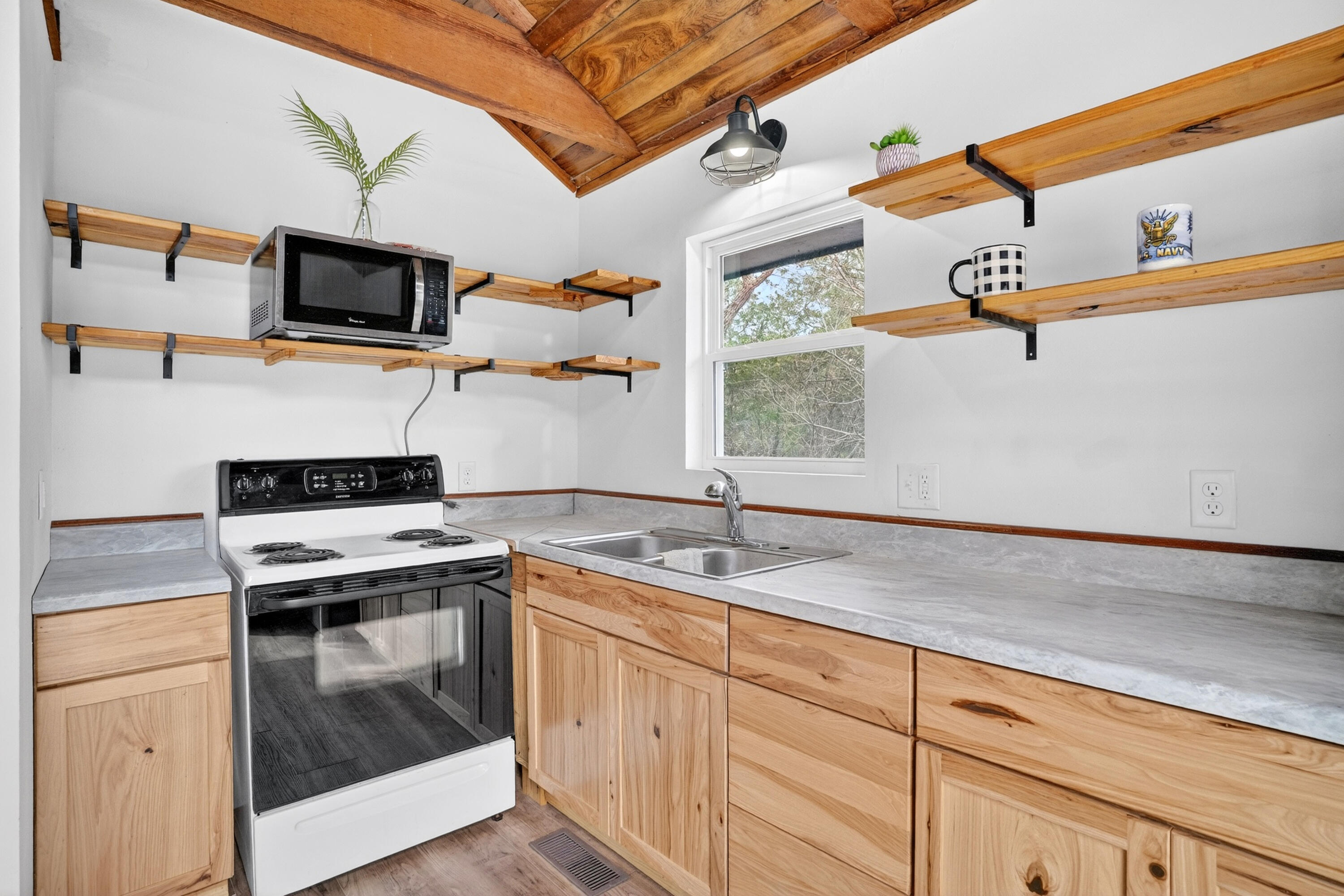 244 Skyline Drive Property Photo 15