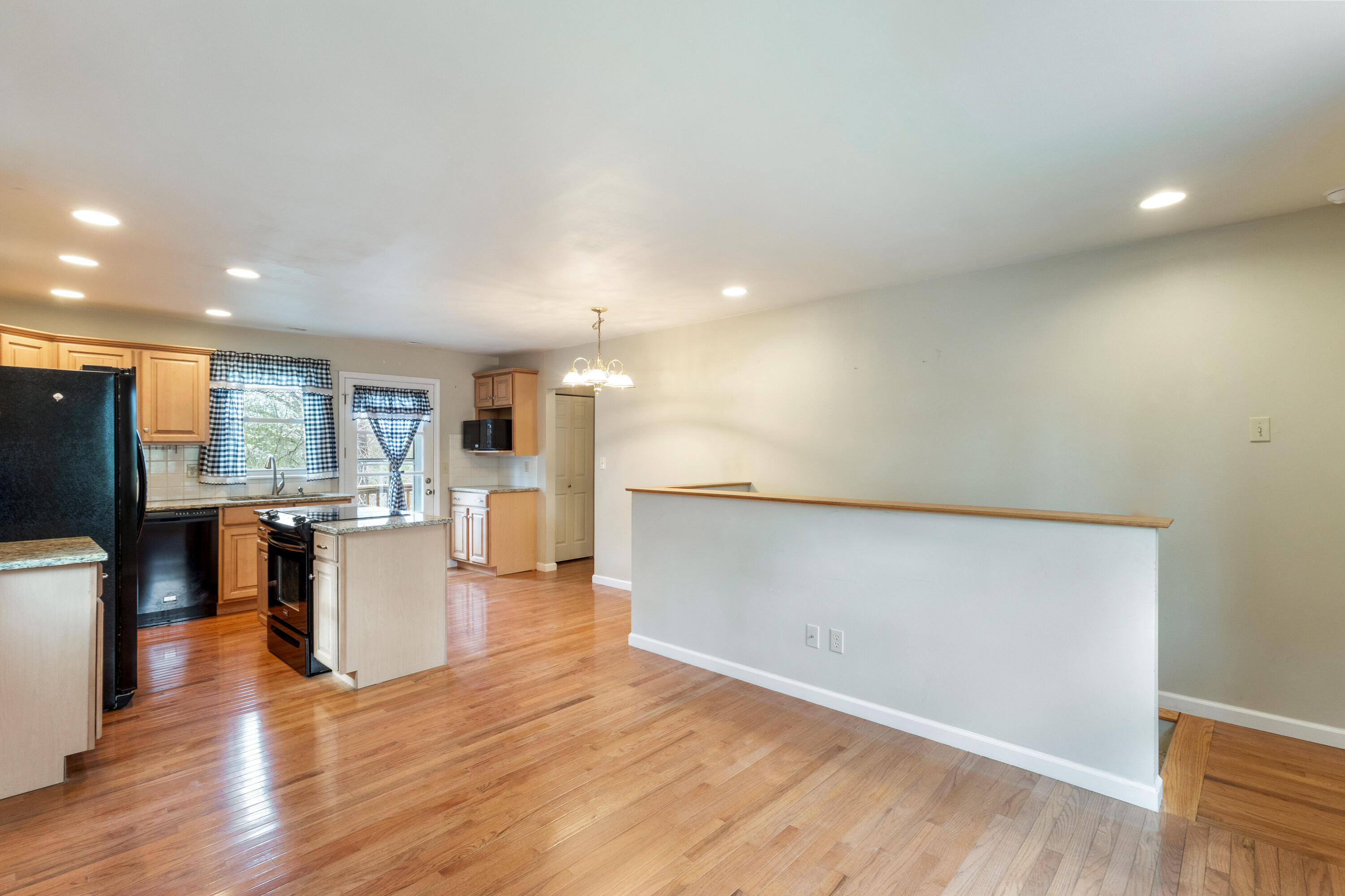 28316 Farm Road 1220 Property Photo 9