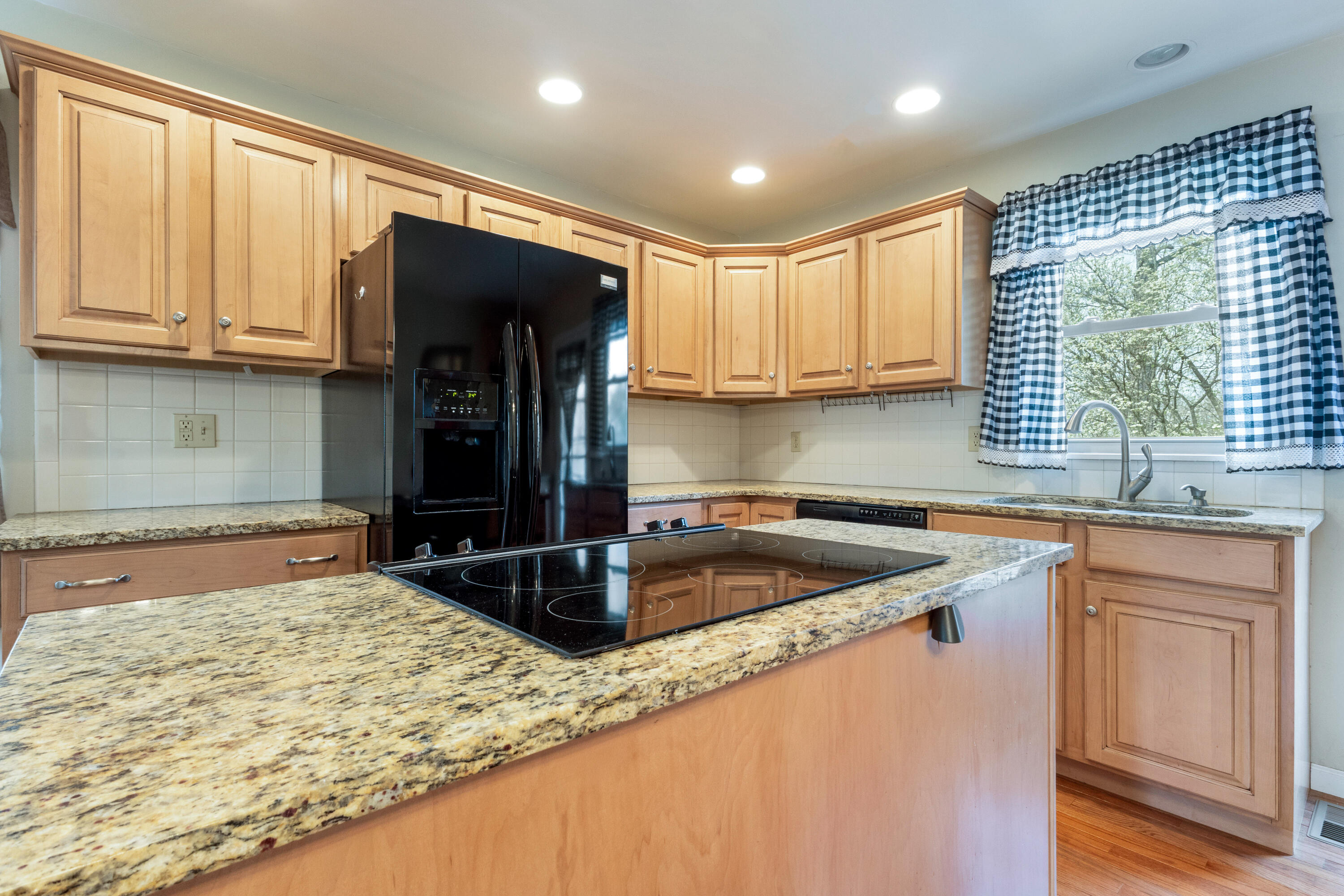 28316 Farm Road 1220 Property Photo 13