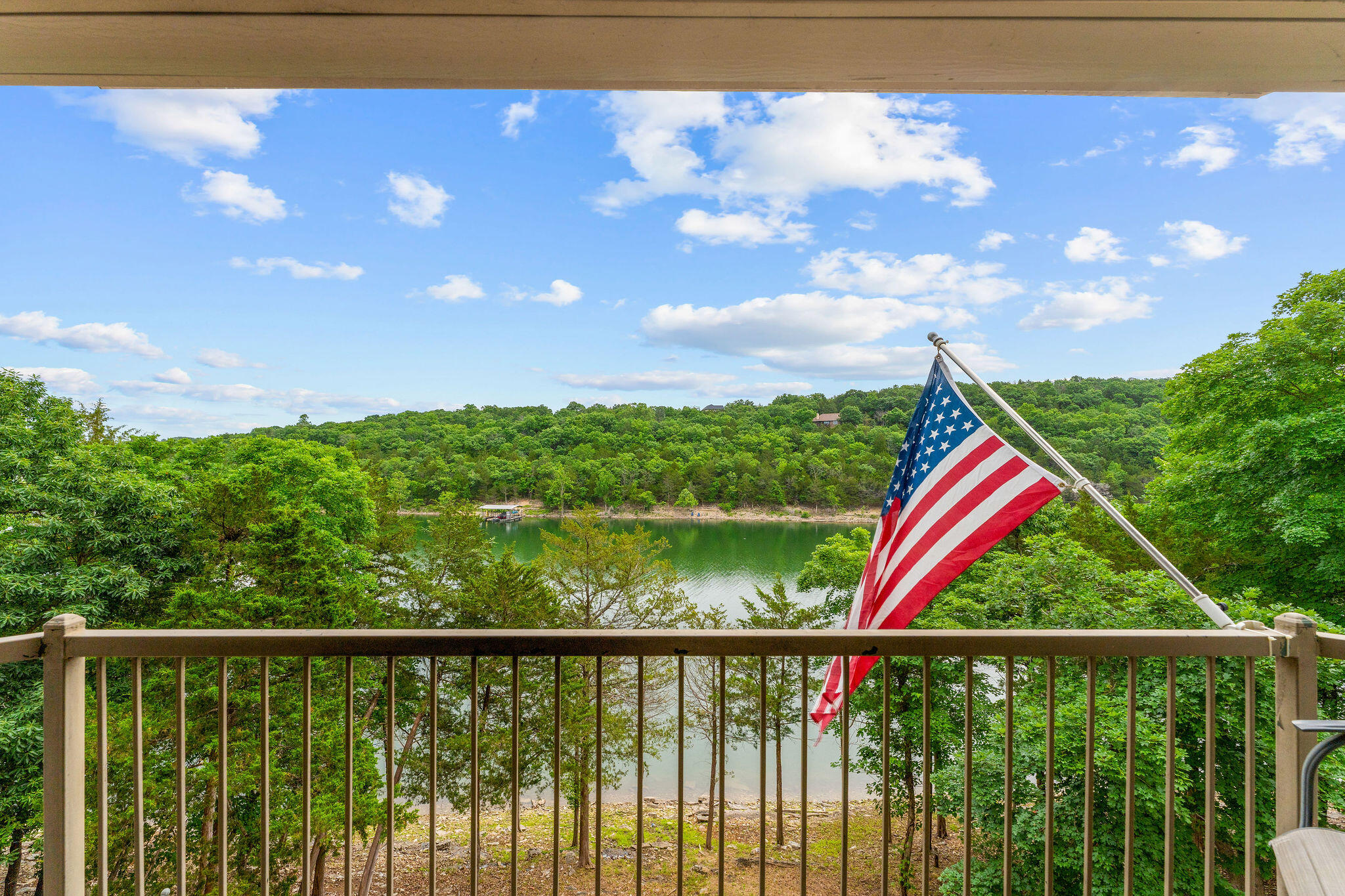 902 Rocky Shore Terrace Property Photo 3