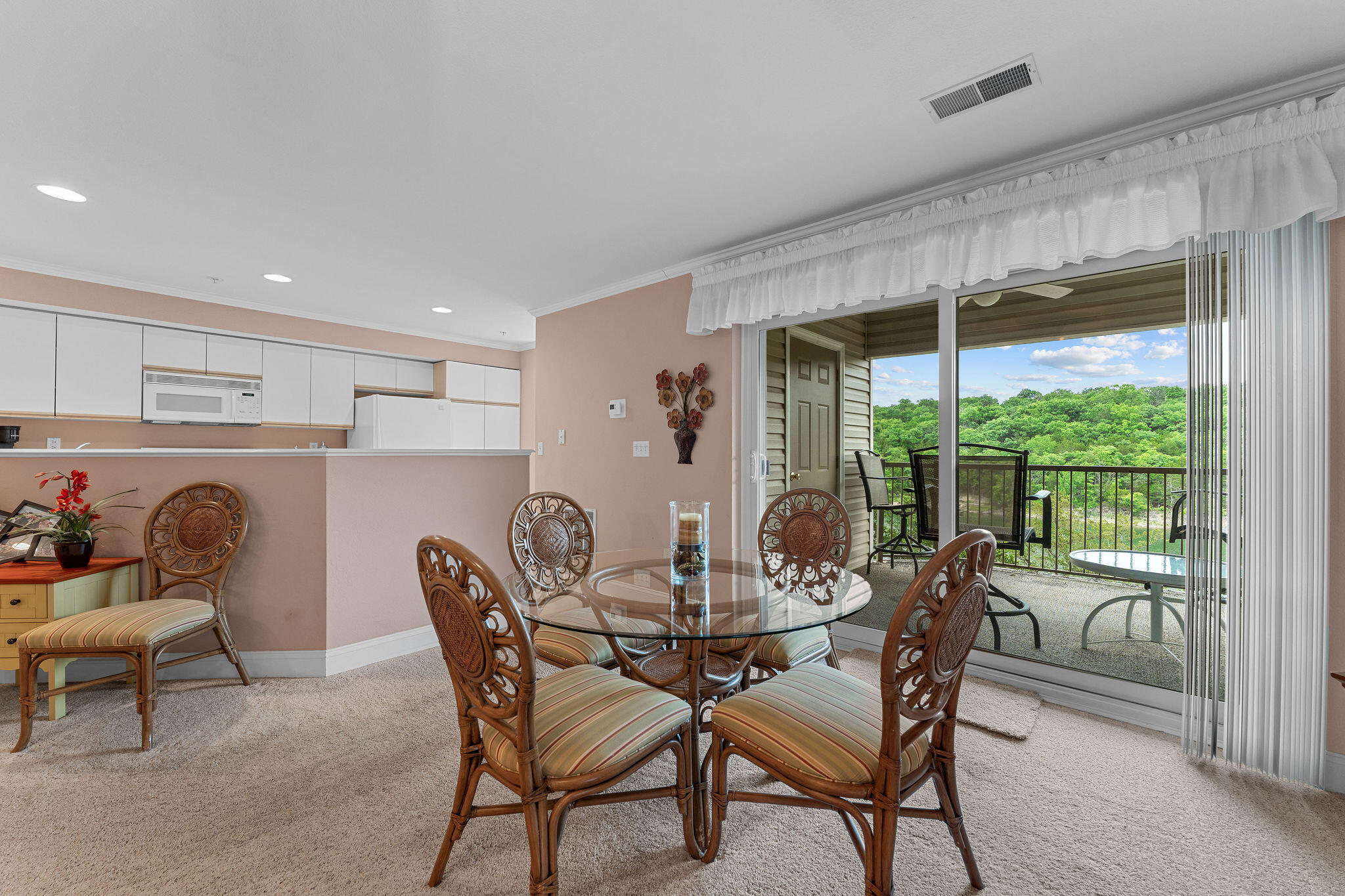 902 Rocky Shore Terrace Property Photo 9