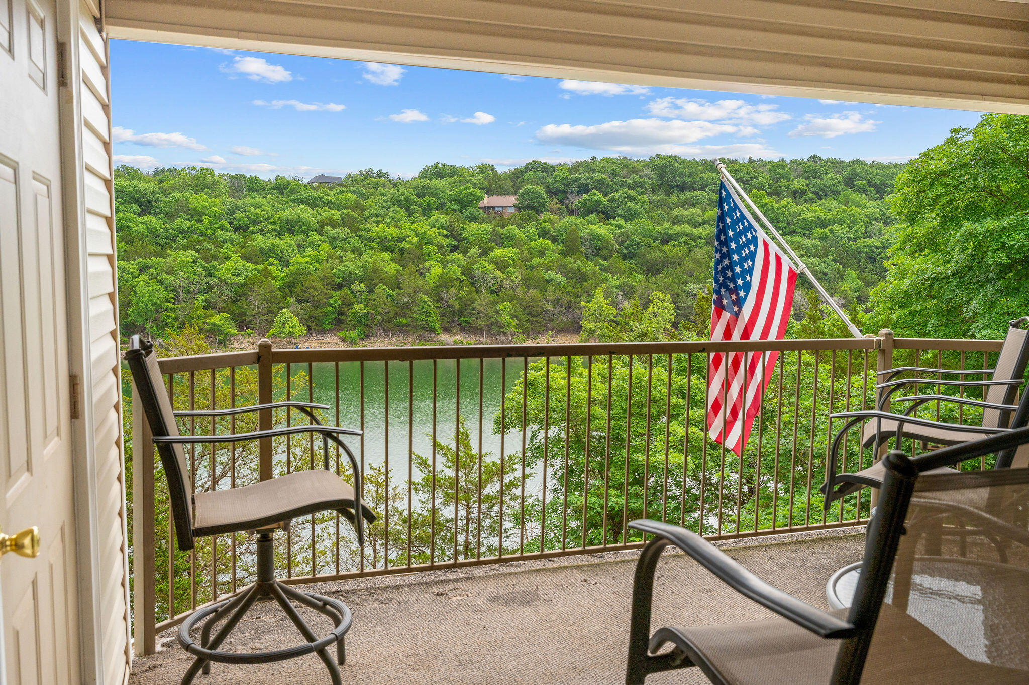 902 Rocky Shore Terrace Property Photo 40