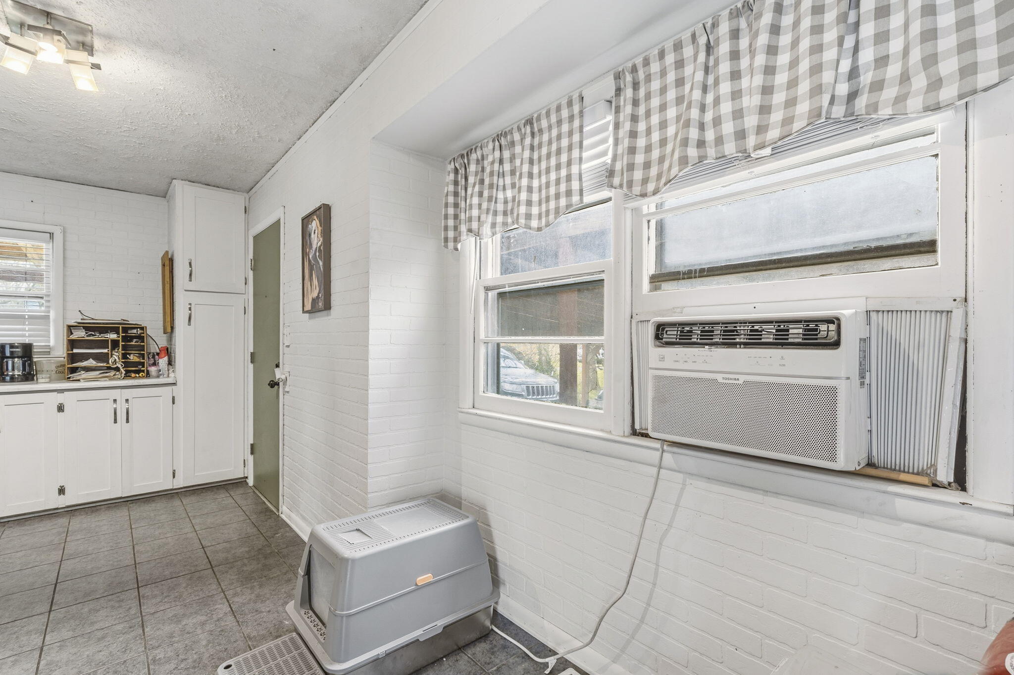 200 North Jefferson Property Photo 10