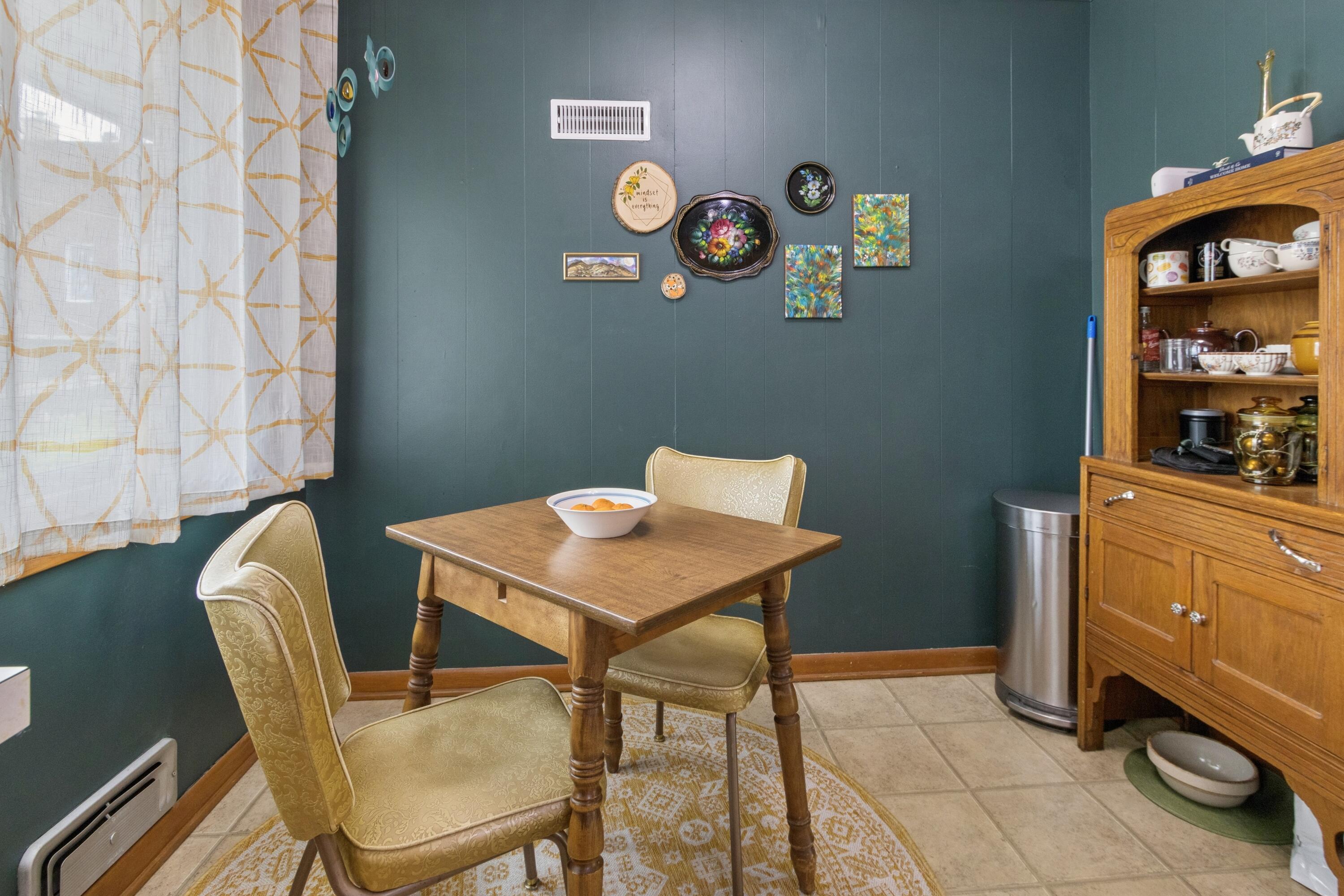 424 West Water Street Property Photo 7