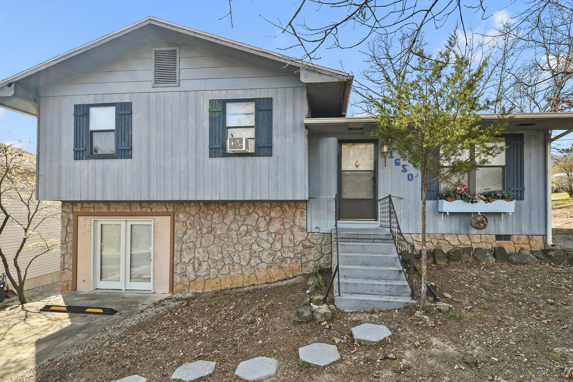 1650 Miller Drive Property Photo 1